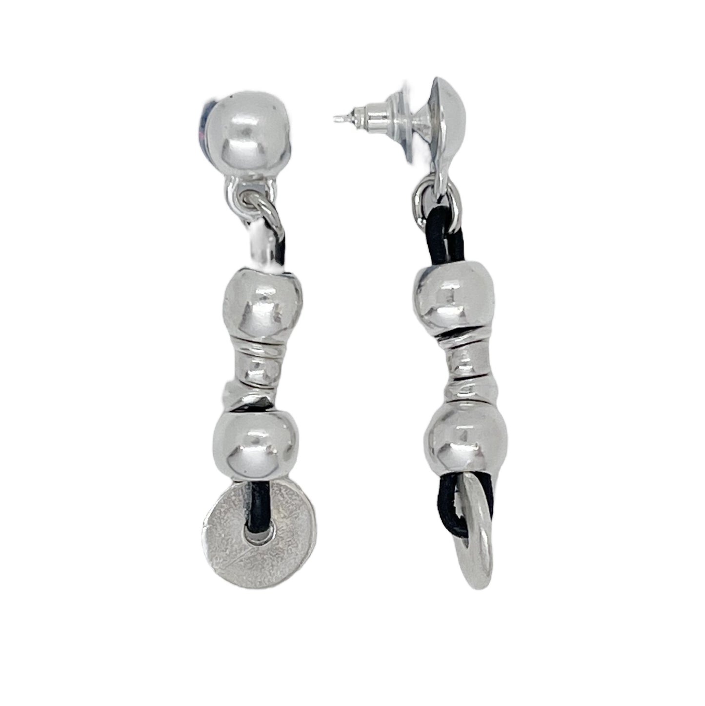 Pendiente Tick en cuero plata chapado, multibeads