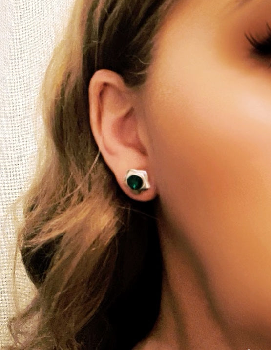 Pendiente Flor plata 10µ y SW esmeralda