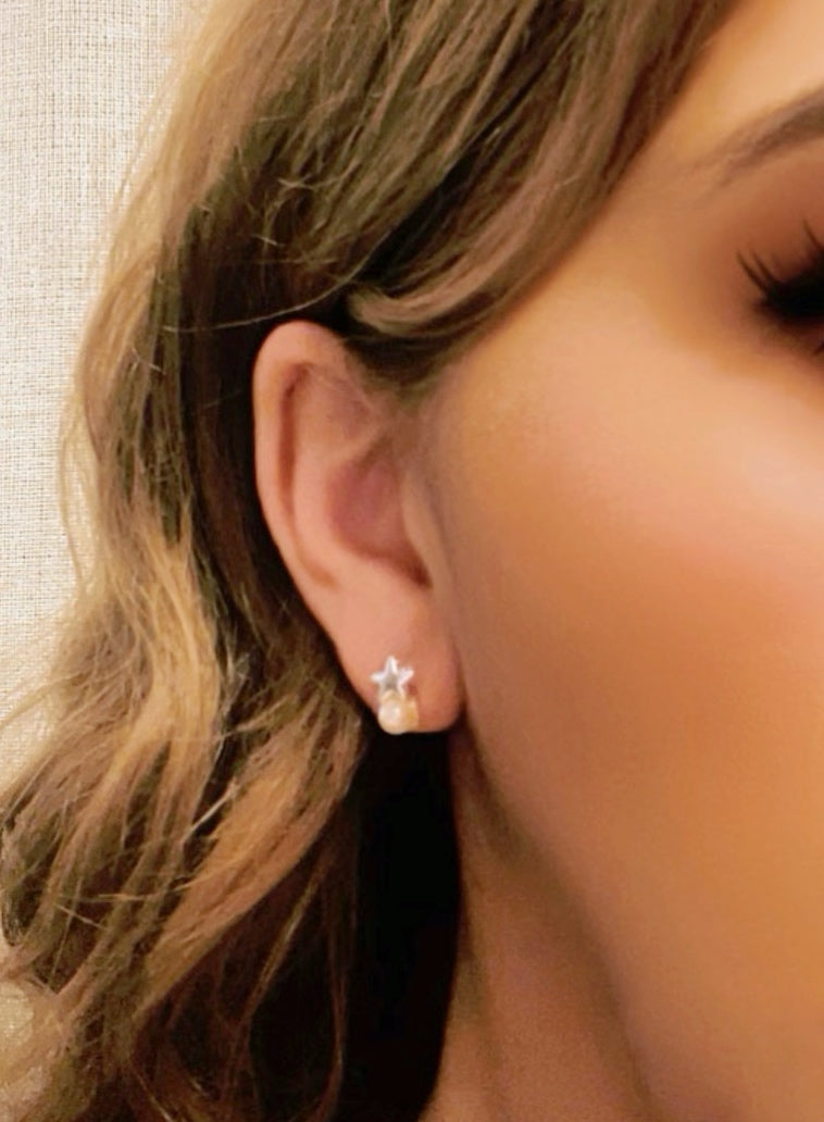 Pack de pendientes estrella mini con bolita perla en plata 10µ y lapislazuli en dorado