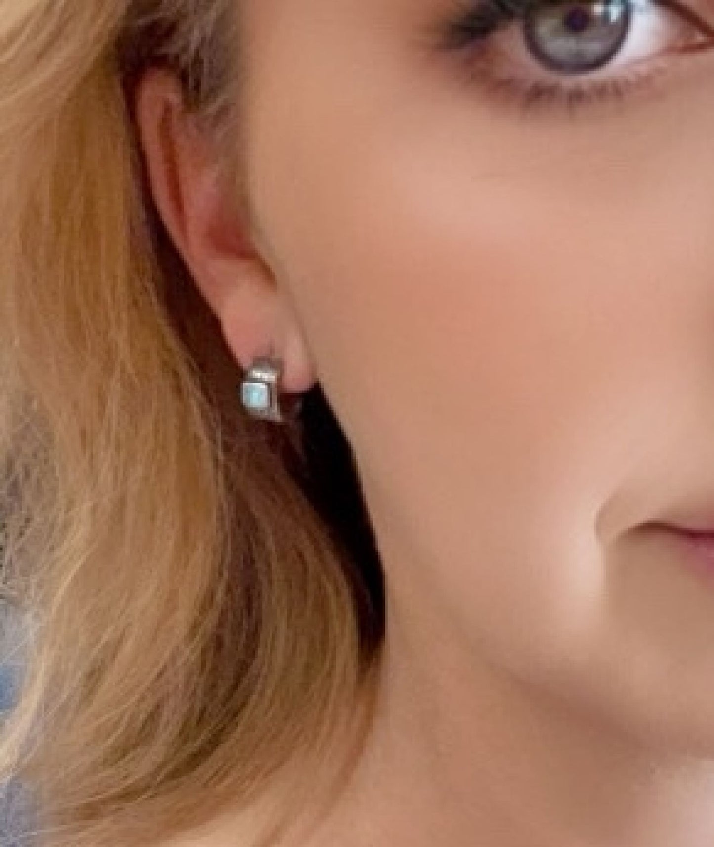 Pendiente aro plata 10µ con Sw 4x4 azul