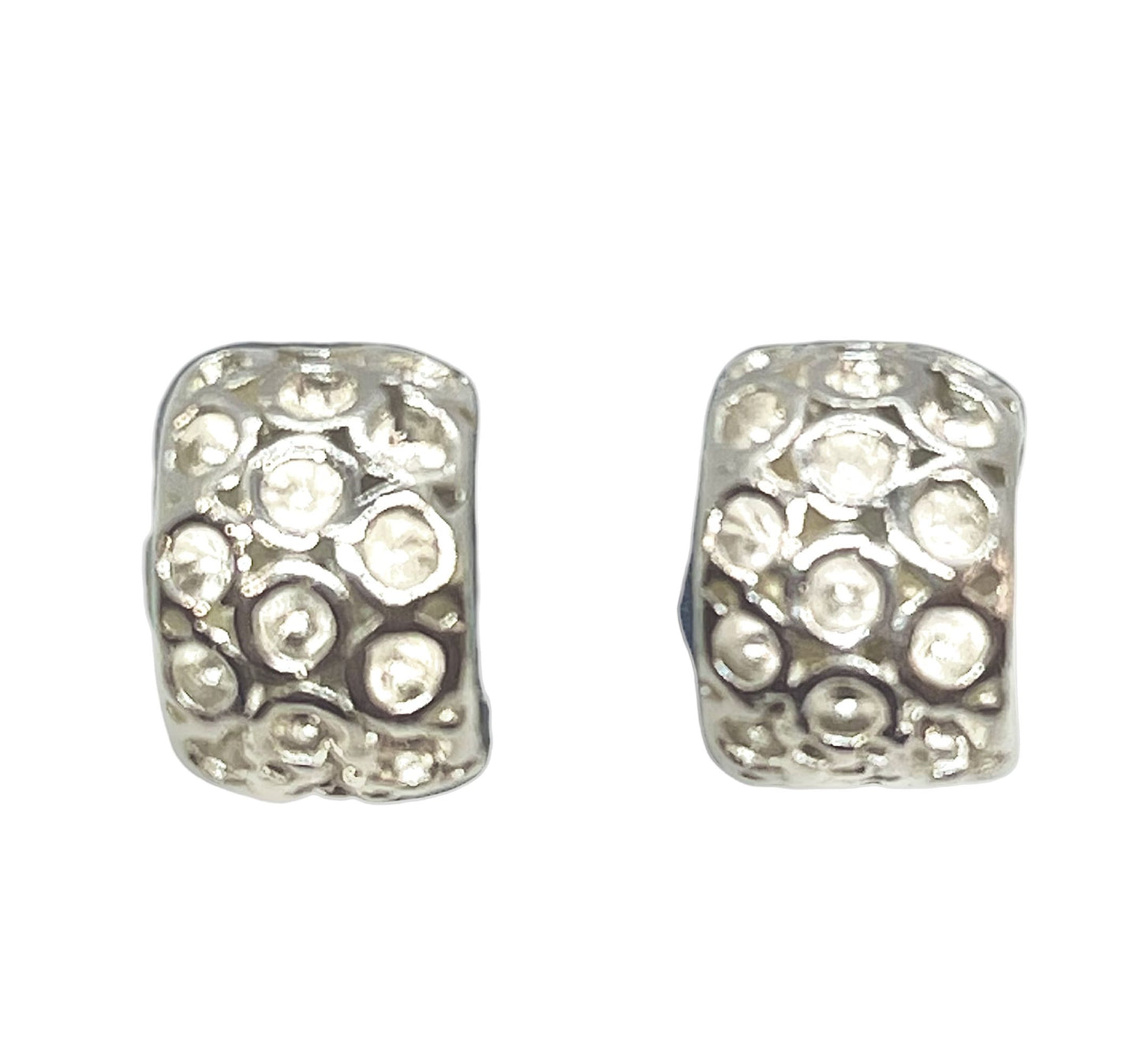 Pendiente Dots medio aro mini en plata 10µ