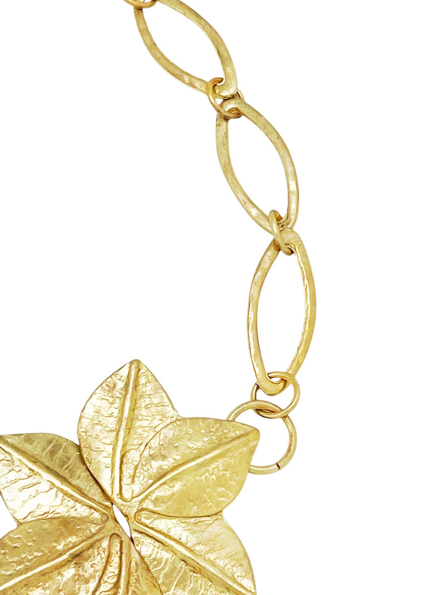 Cinto Triplo Folha em formato de flor com corrente dourada e metal