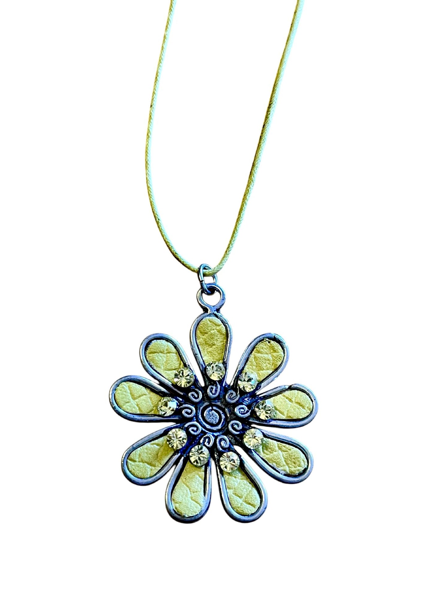 Collar largo margarita color con cristal de Sw Amarillo