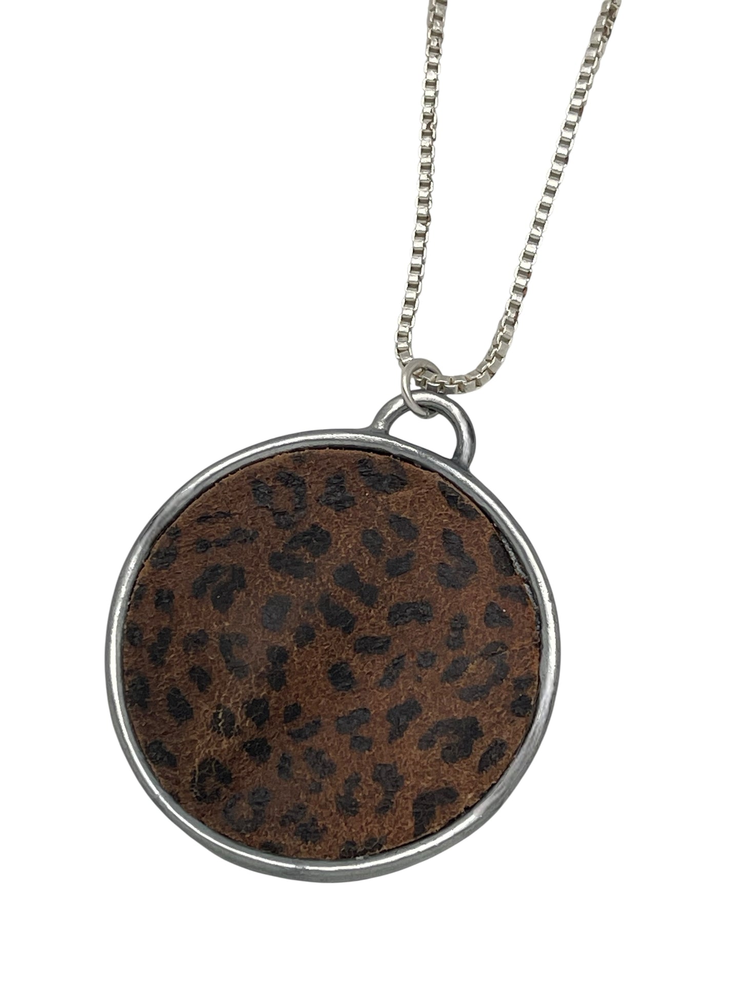 Collar largo Disco Print Animal en piel y plata 10µ
