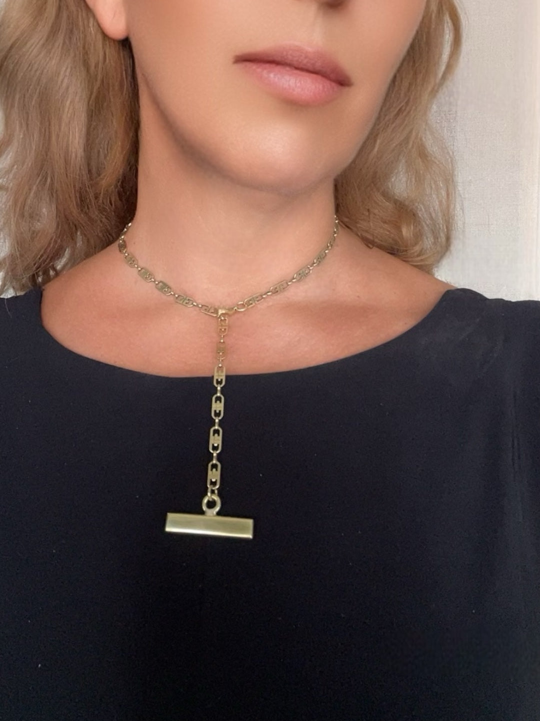 Collar Barra cadena latón chapado dorado