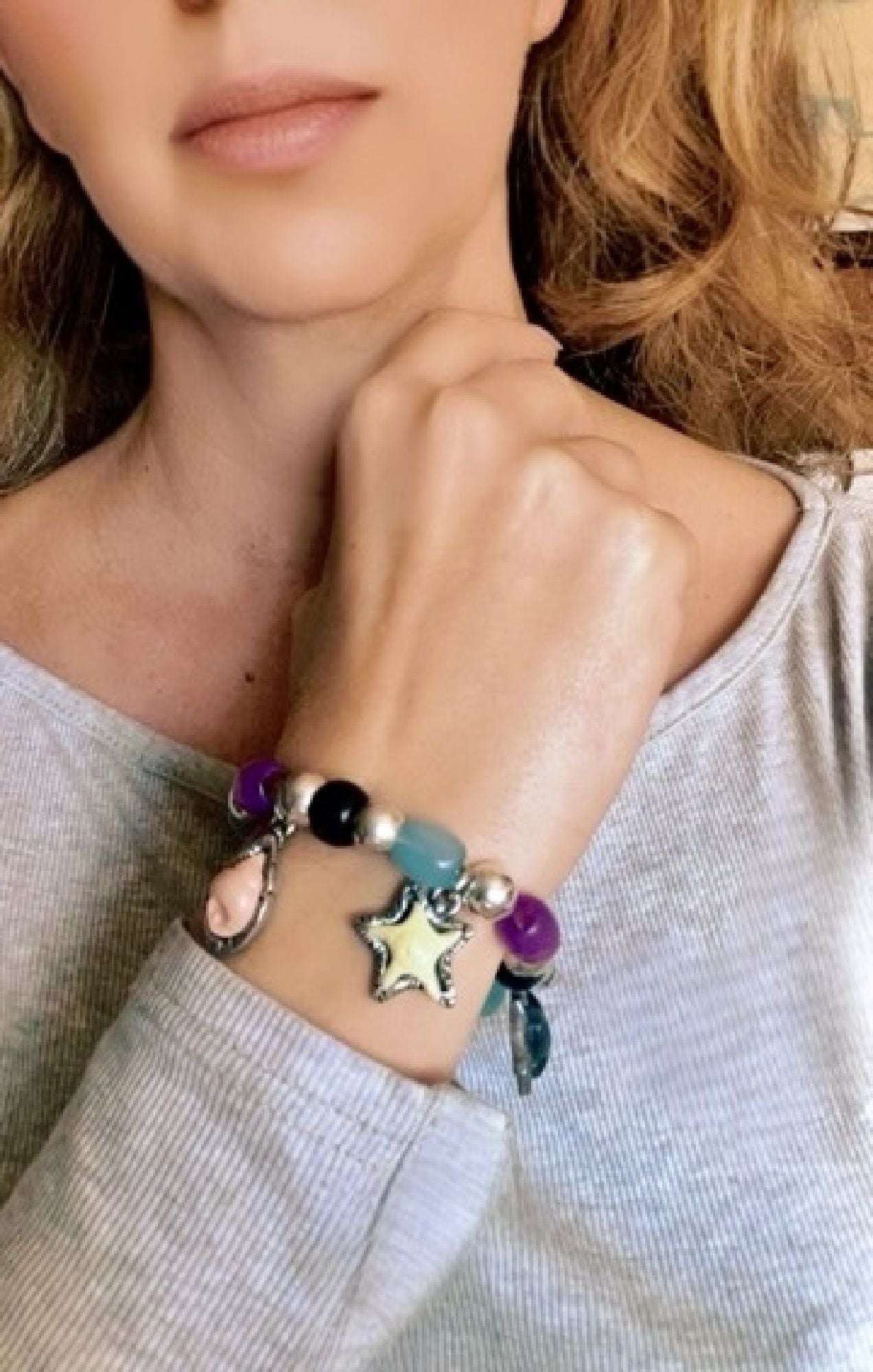 Pulsera elástica Marine en plata 10µ y resinas colores