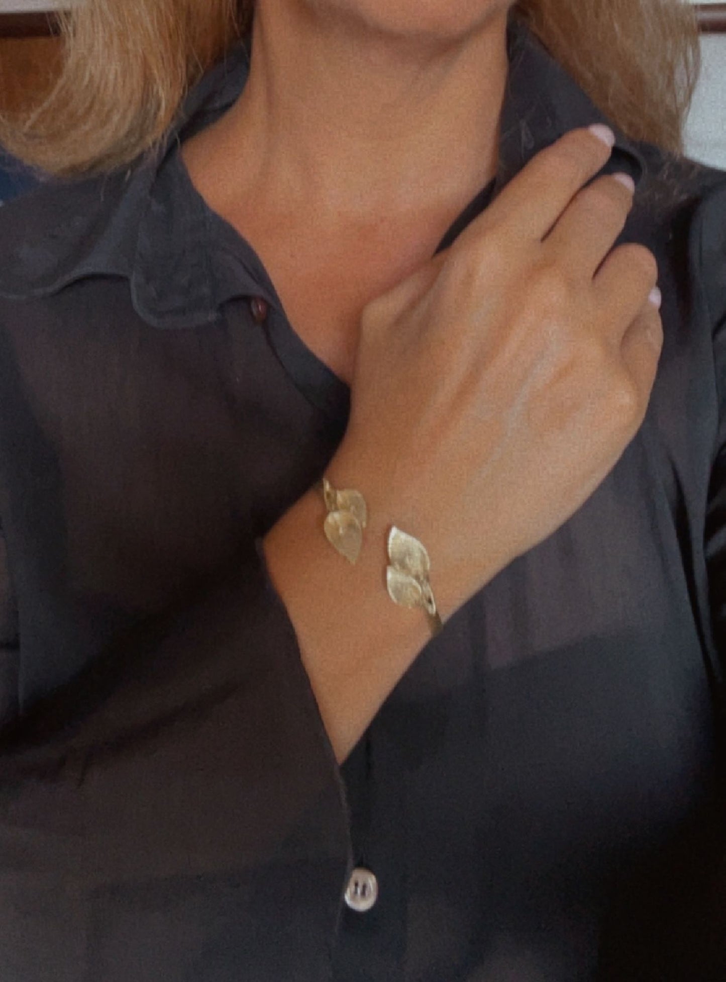 Pulsera calas dobles en latón ajustable dorado