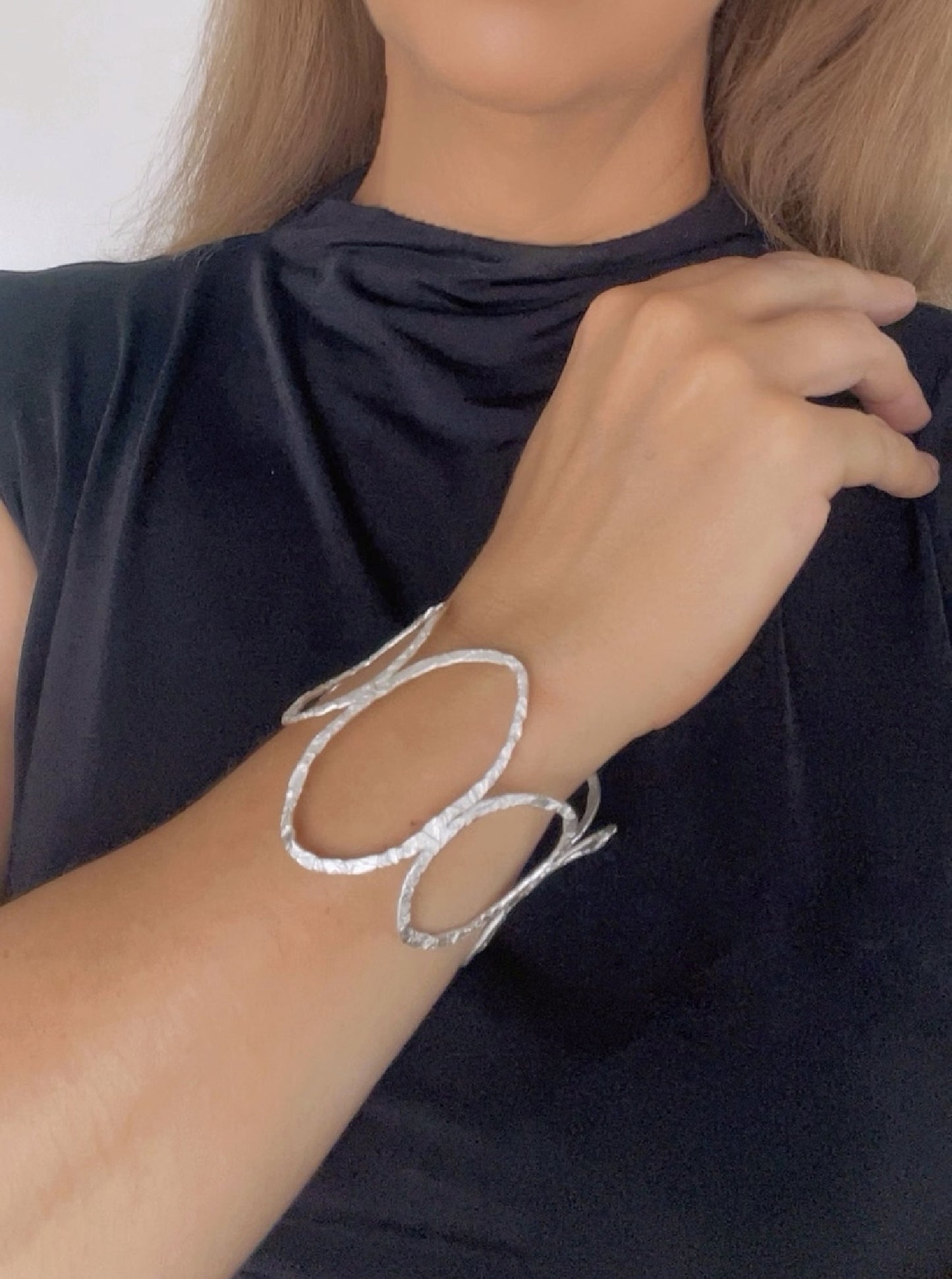 Brazalete Orion en laton plata chapado 10µ