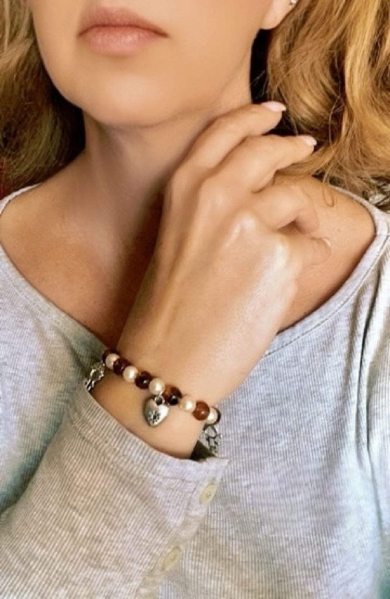 Pulsera Elástica perlas y monedas plata