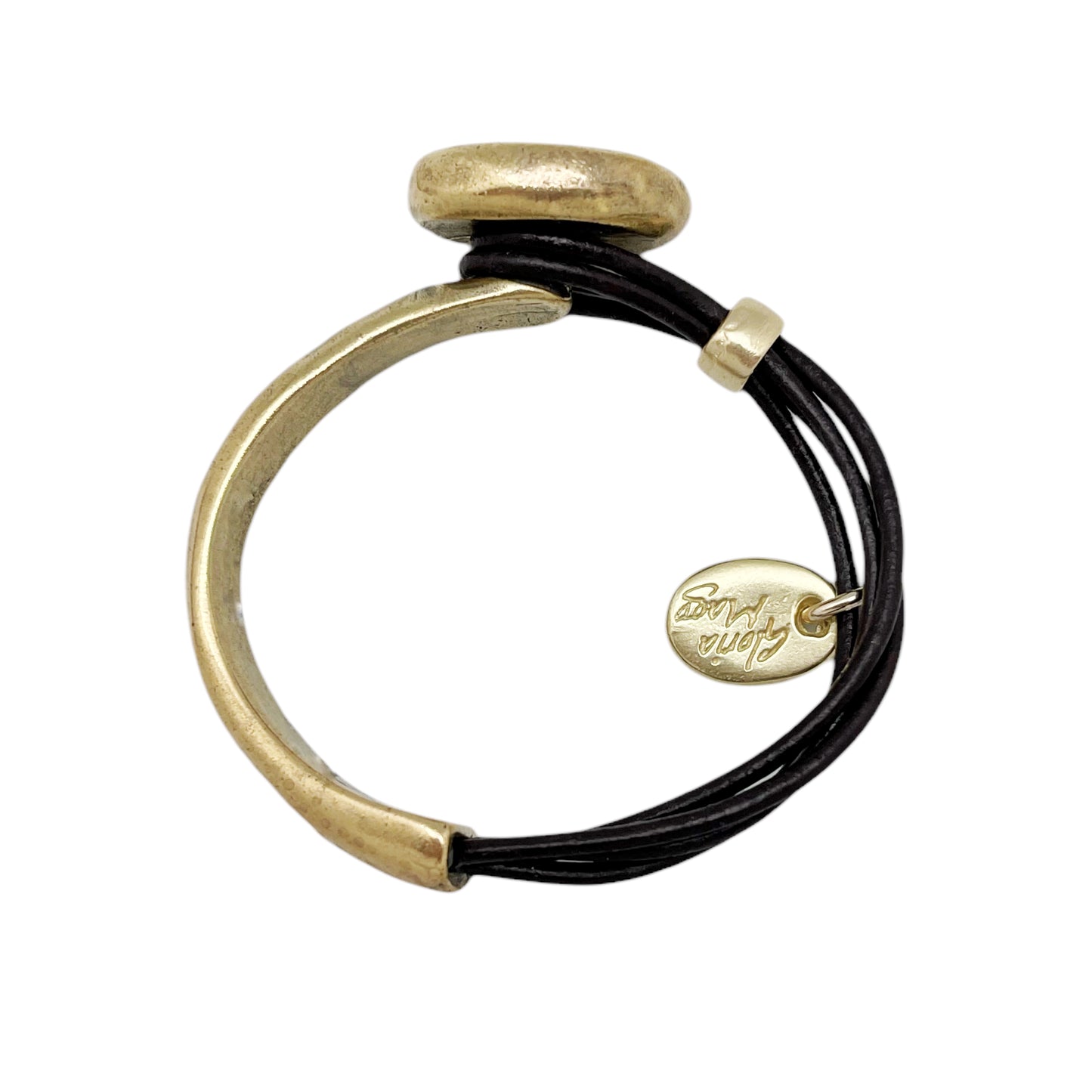 Pulsera media rígida en botón grabado y cuero marrón con metal dorado