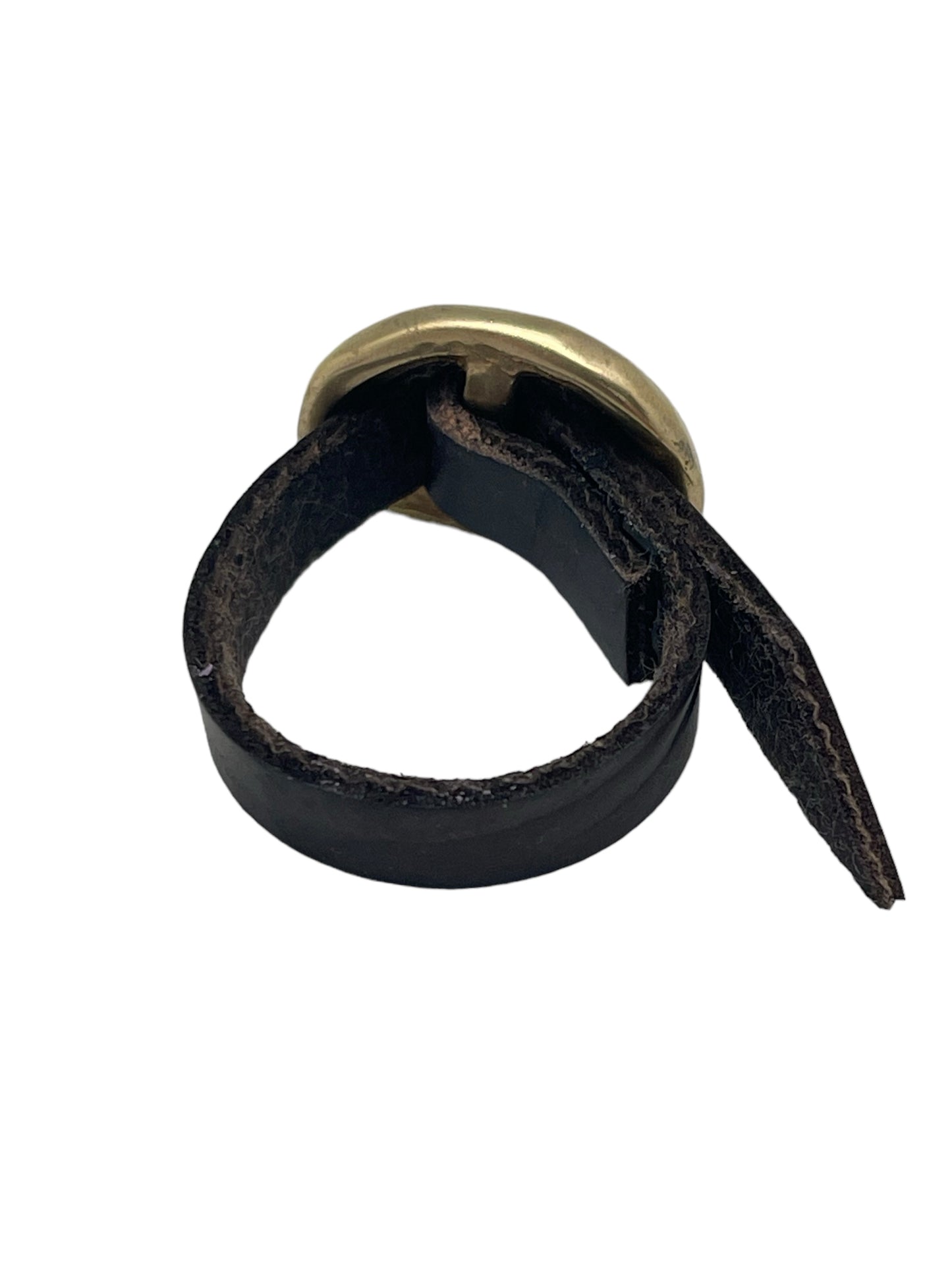 Anillo piel marrón y hebilla en dorado