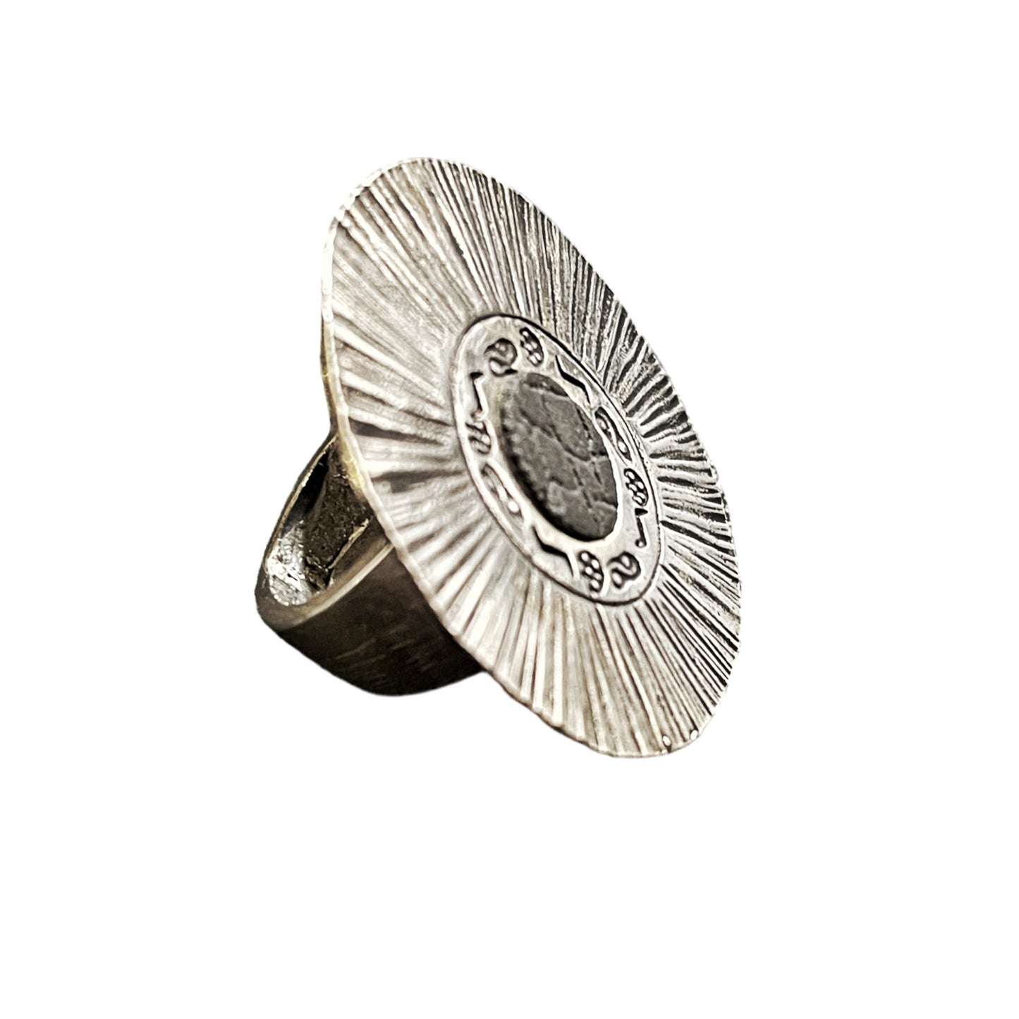 Anillo disco con piel en negro