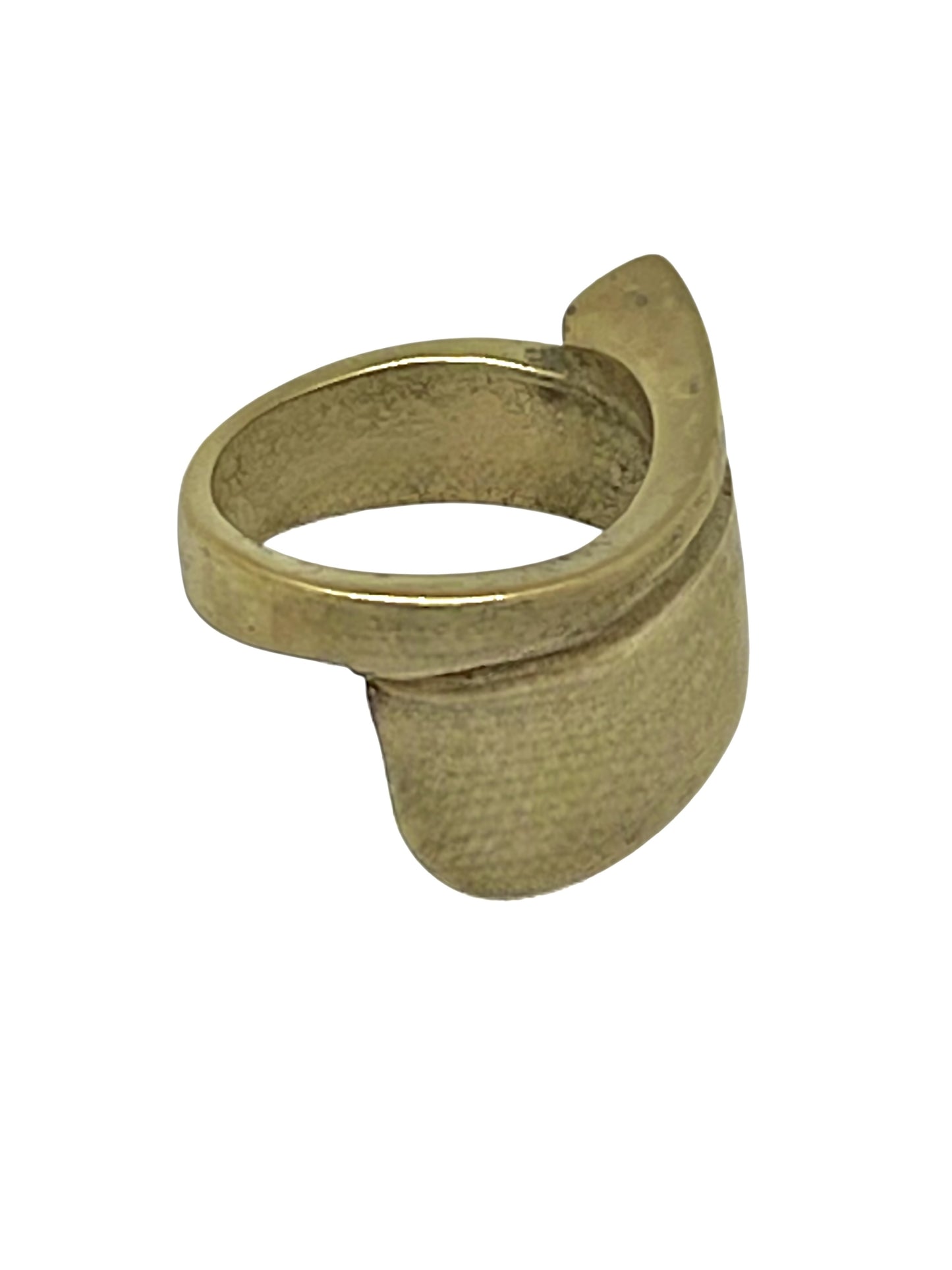 Anillo Twister en dorado chapado latón