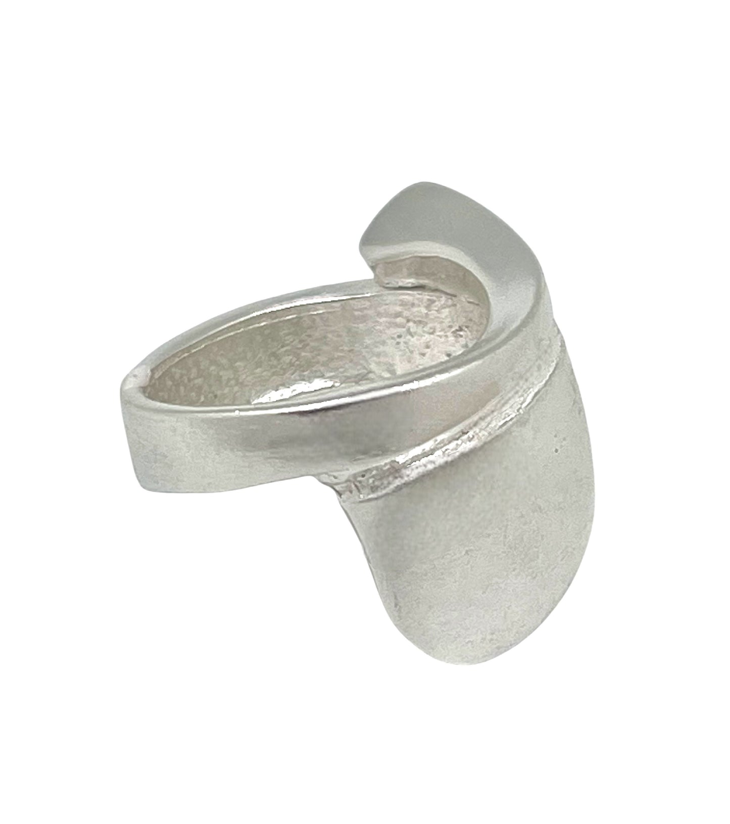 Anillo Twister en plata chapado,10µ
