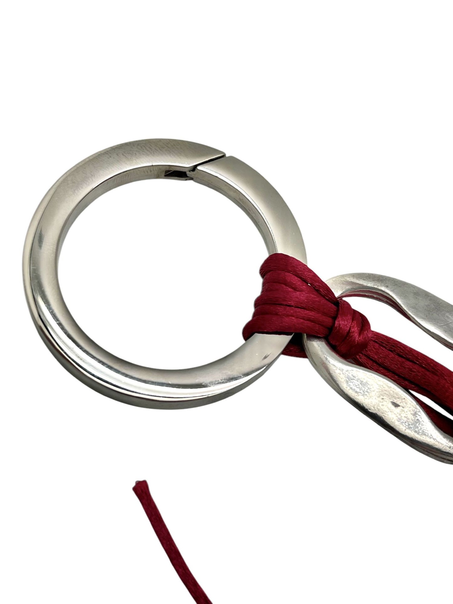 Cuelgabolso_llavero Kiss charms y bolas en rojo