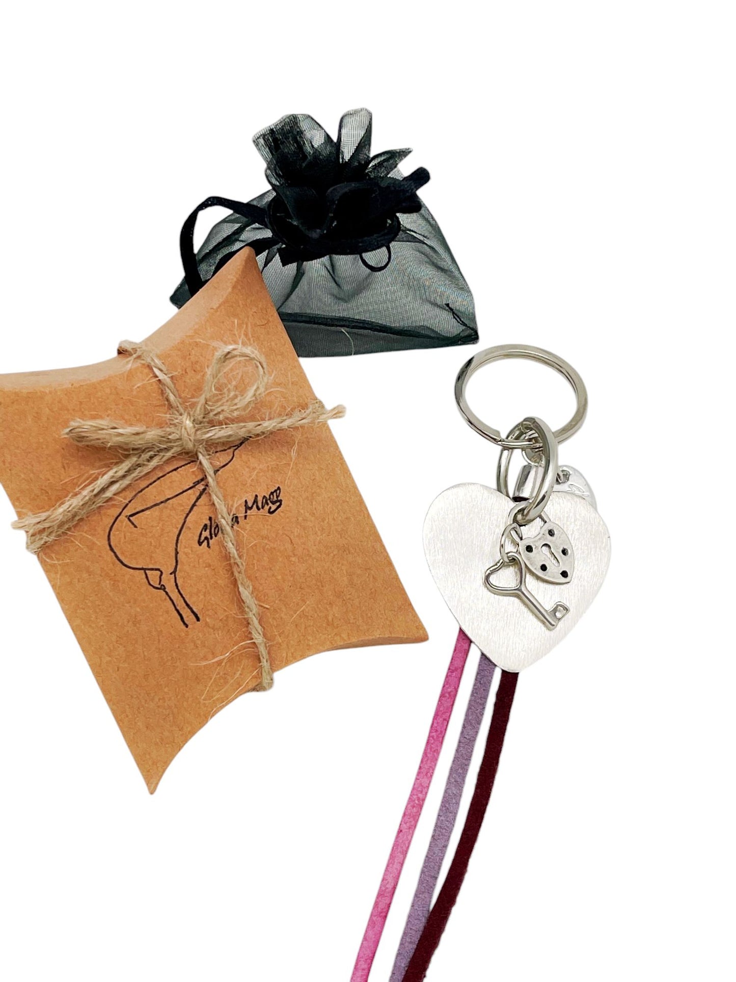 Llavero Corazón Guardado en color y plata