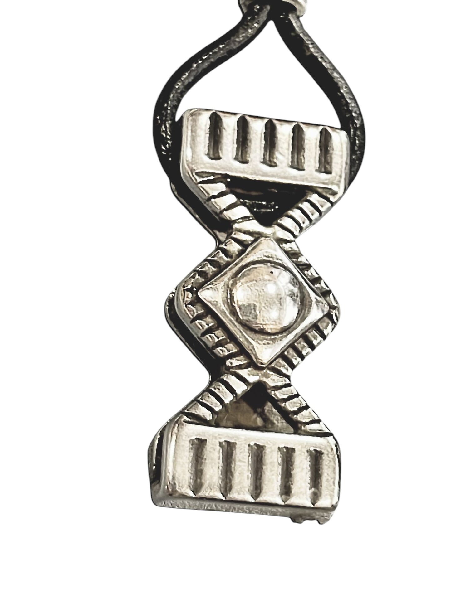 Llavero Clave1 negro y plata chapado