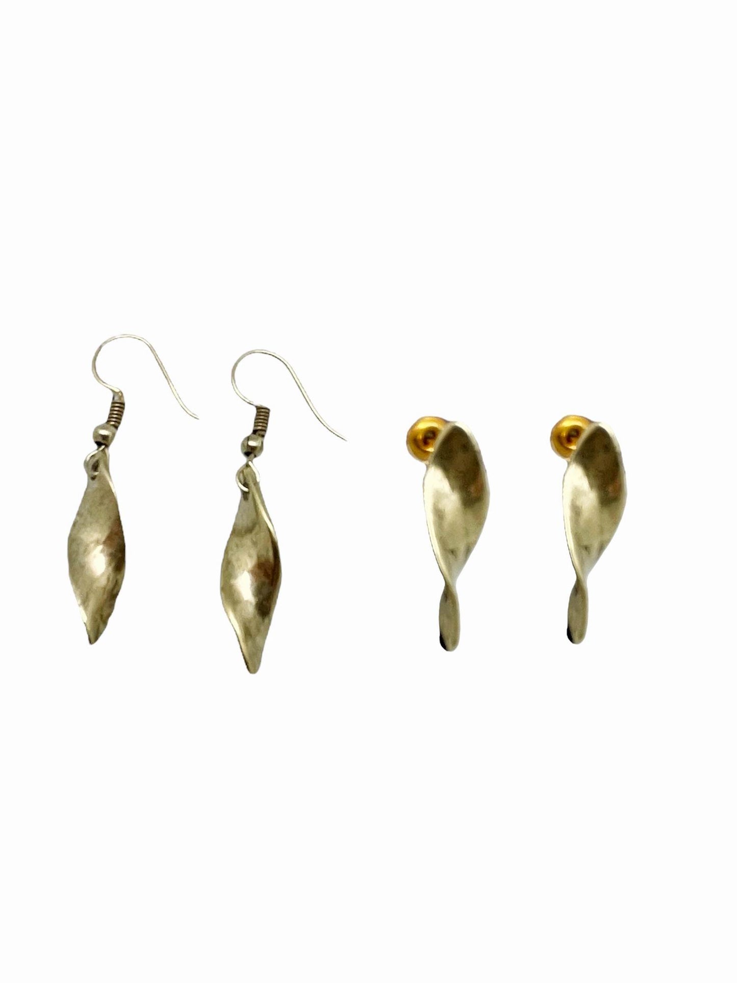 Conjunto de 2 pares de pendientes en forma de helice en zamak dorado