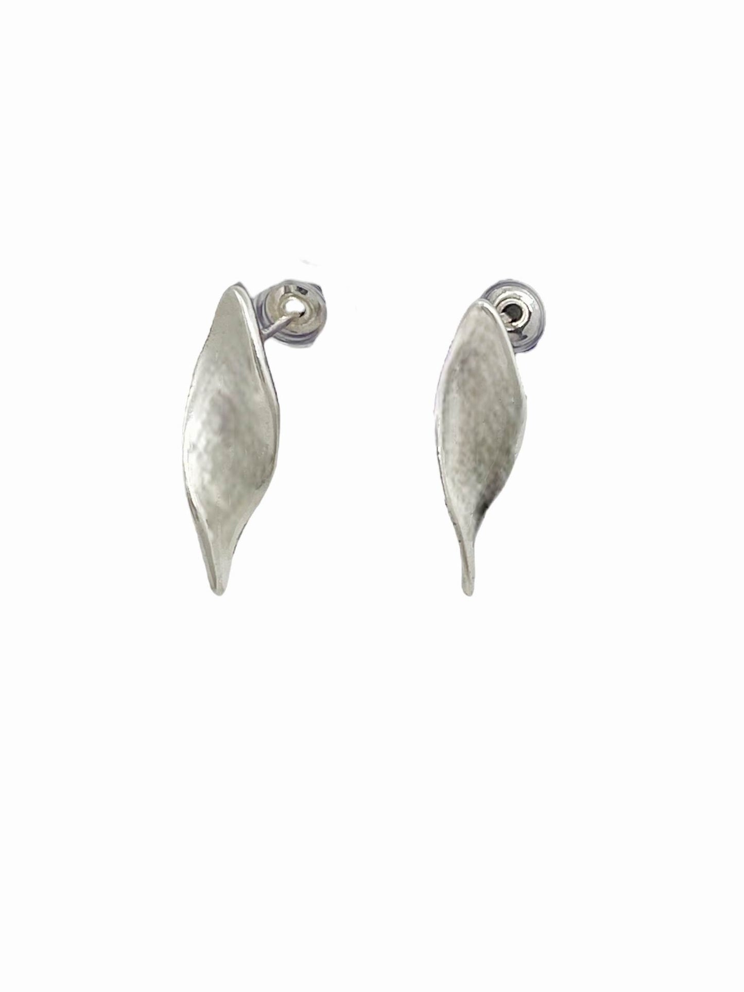 Conjunto de pulsera en forma de estrella y pendientes de hélice chapados en plata de ley.