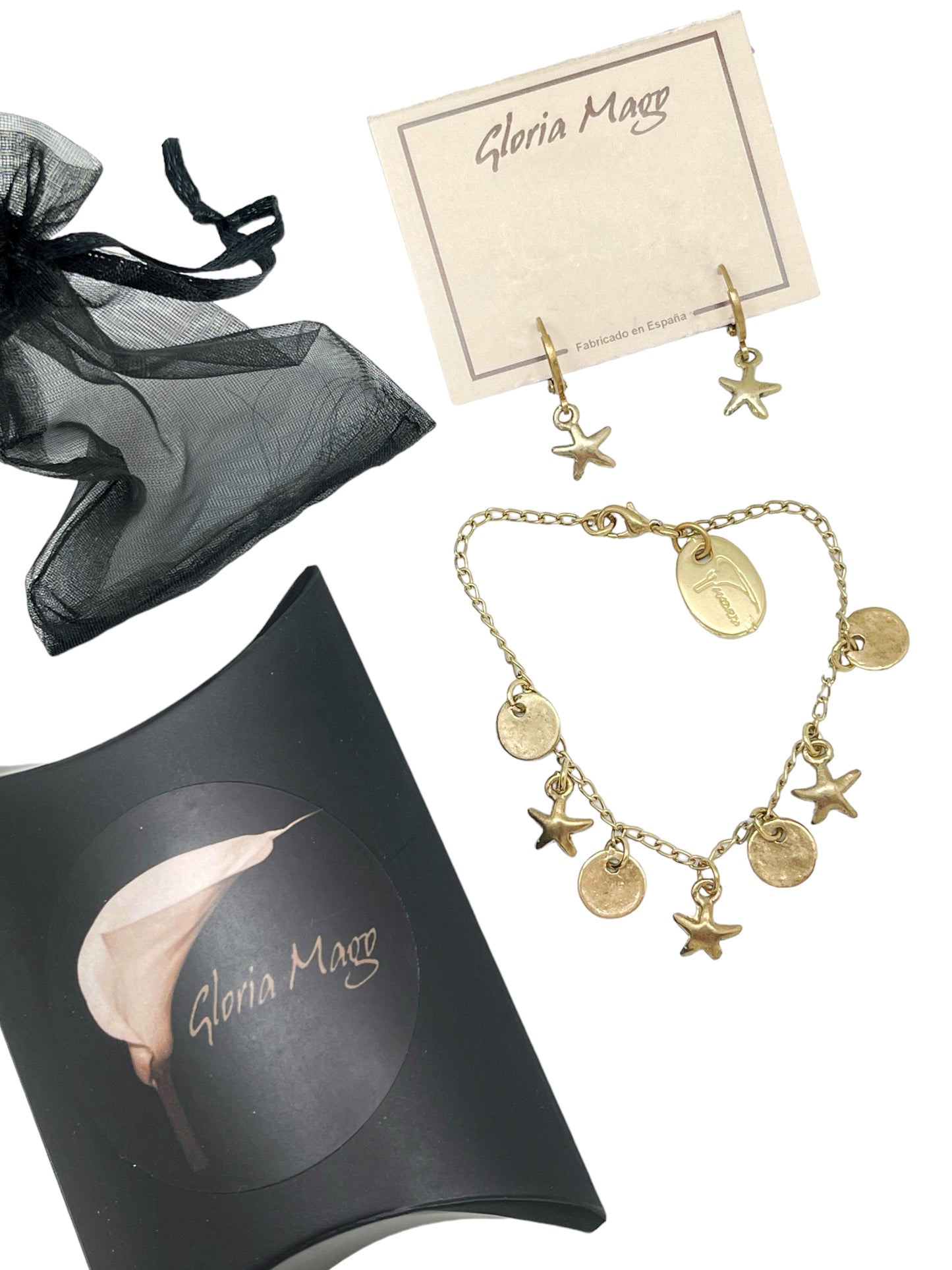 Conjunto estrella, pulsera charms y pendiente aro en dorado