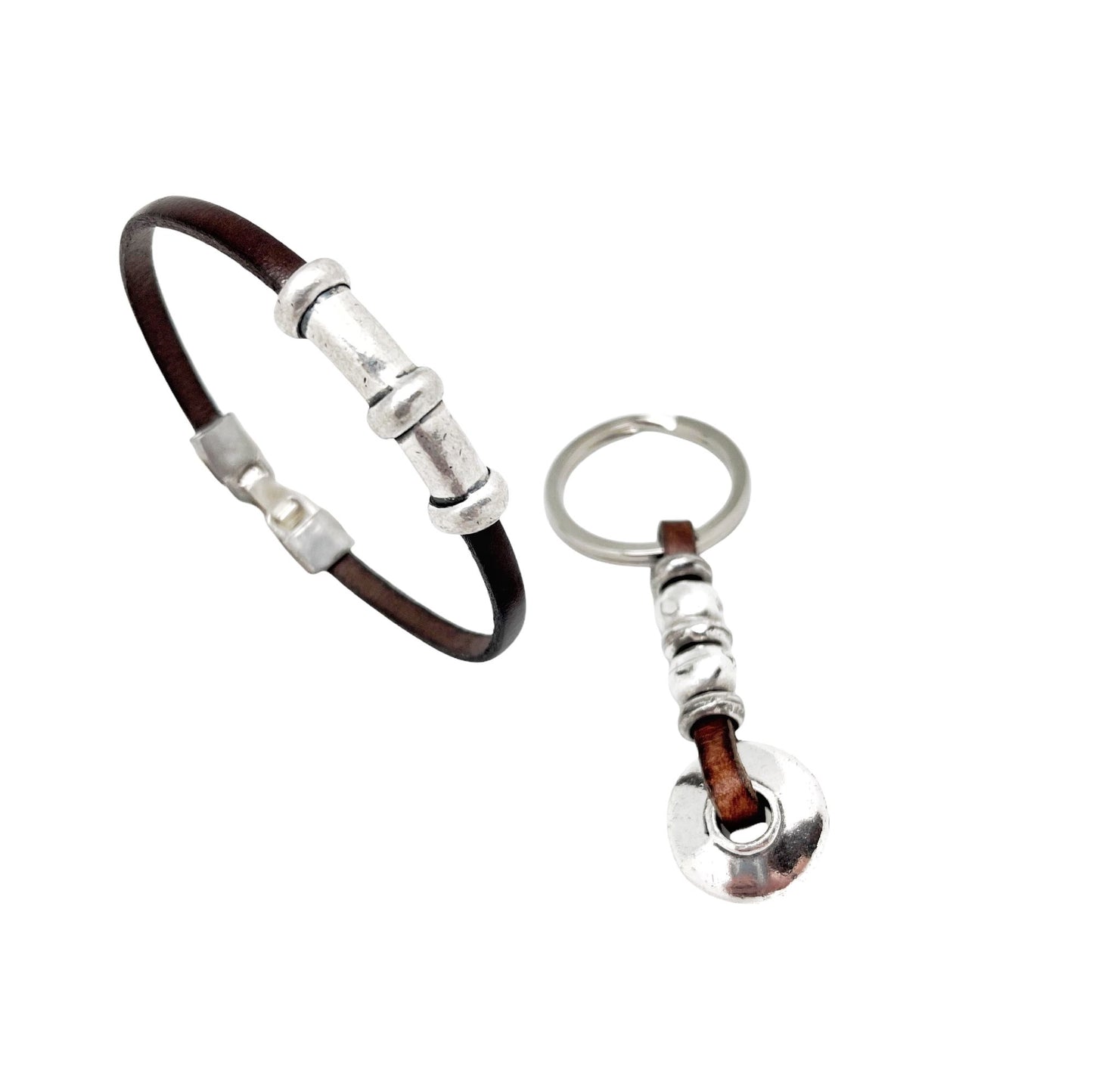 Conjunto llavero y pulsera en cuero marrón Tub1