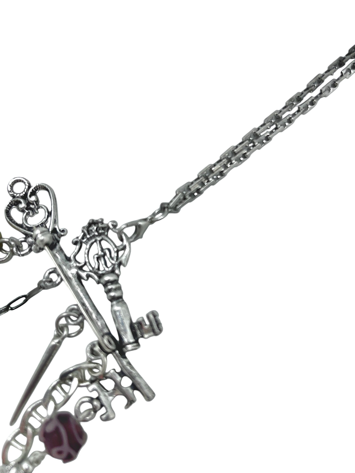Collar + broche largo Key Club charms pendant en plata chapado 10µ
