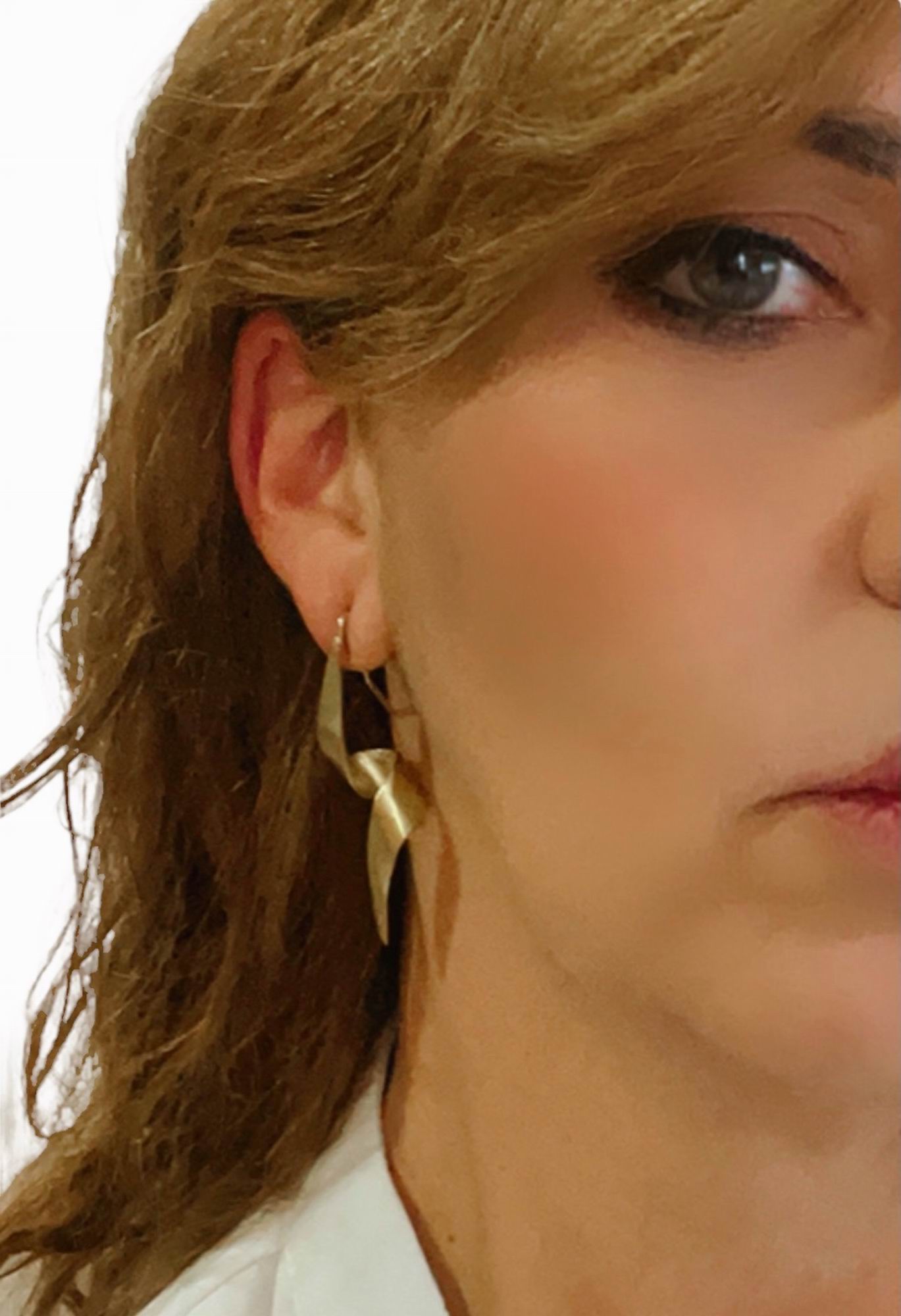 Pendiente Espiral con gancho en dorado