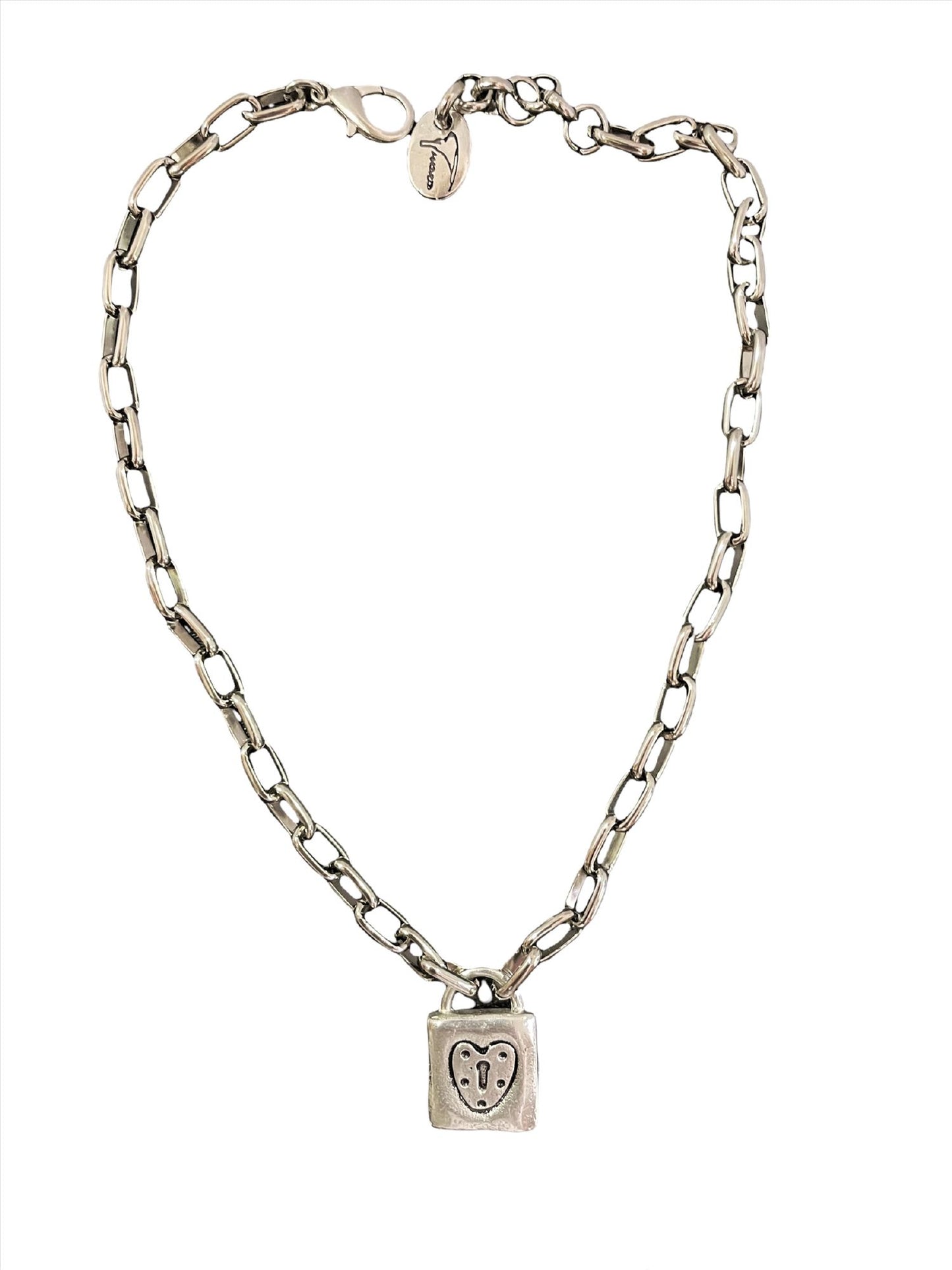 Collar Candado en plata chapado y cadena singular eslabón rectangular. "Gloria Mago"