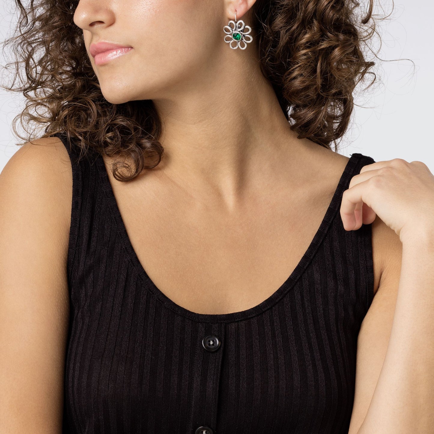 Brinco de prata flor esmeralda Swarovski