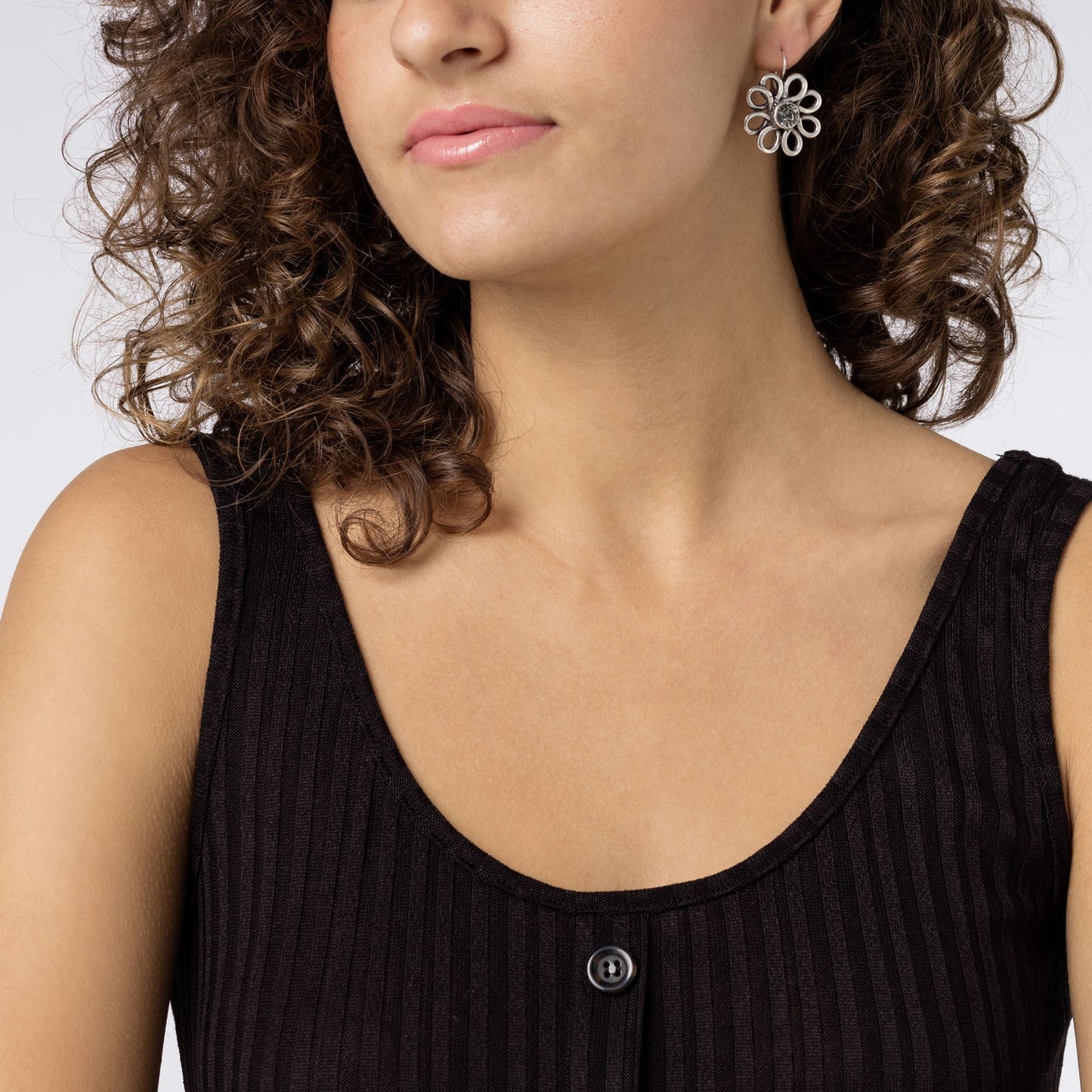 Brinco de prata com flor de cristal Swarovski cinza