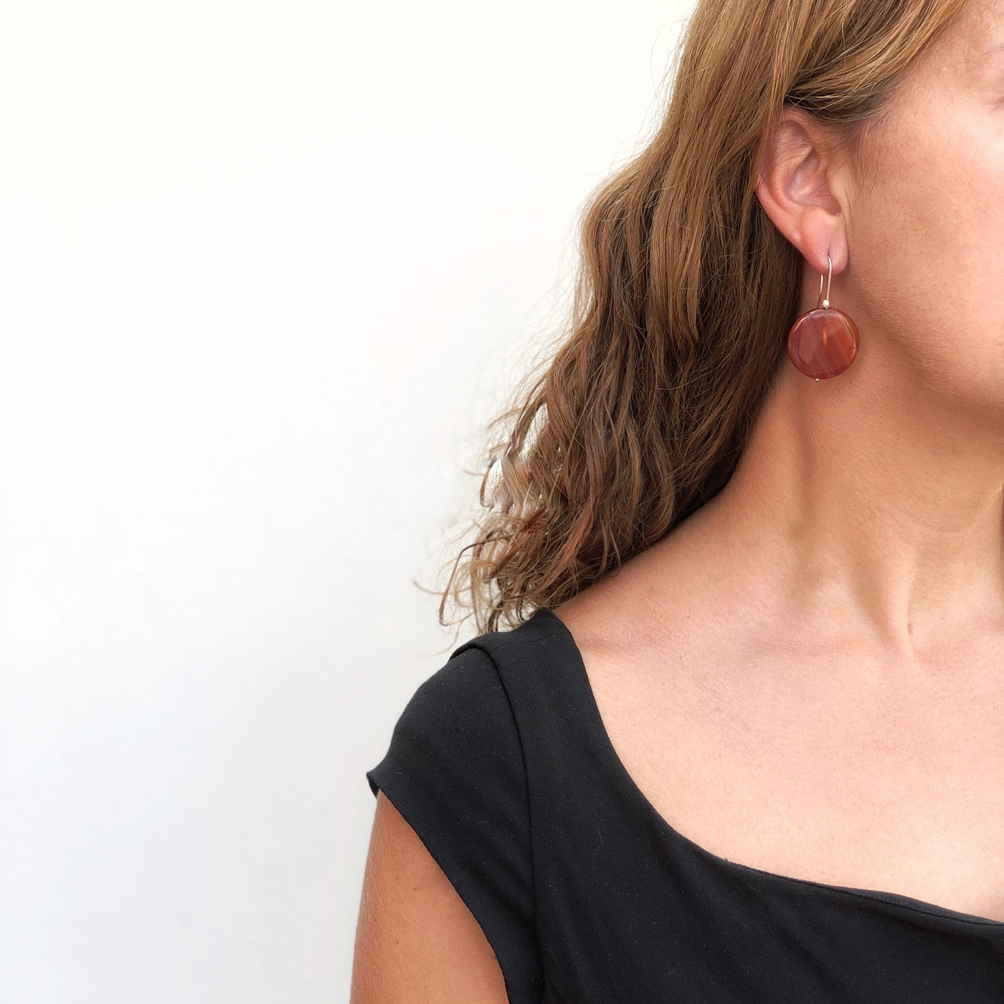 Brinco Agatha em prata com pedra semipreciosa, prata925