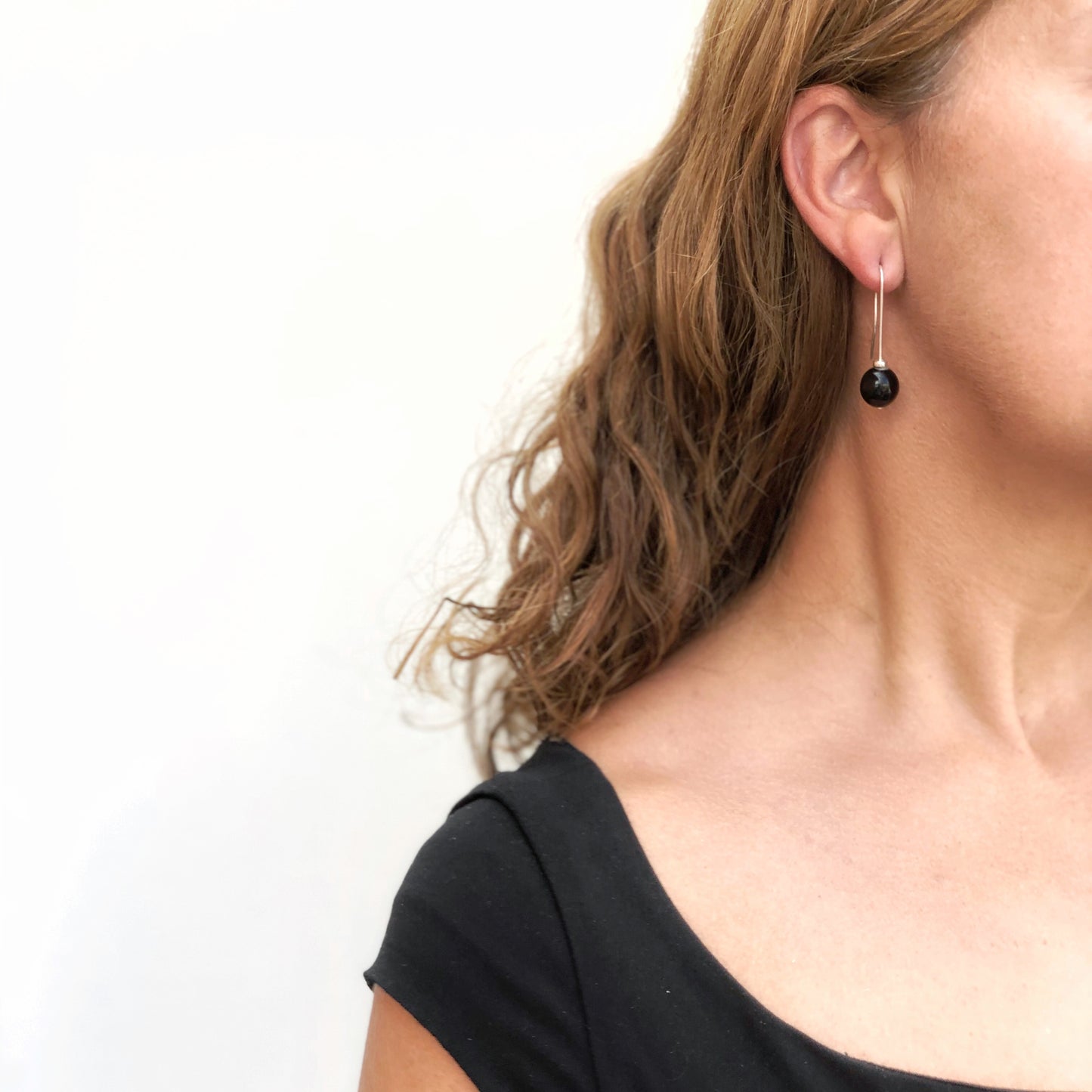 Brinco de prata com gancho de cristal preto, prata 925