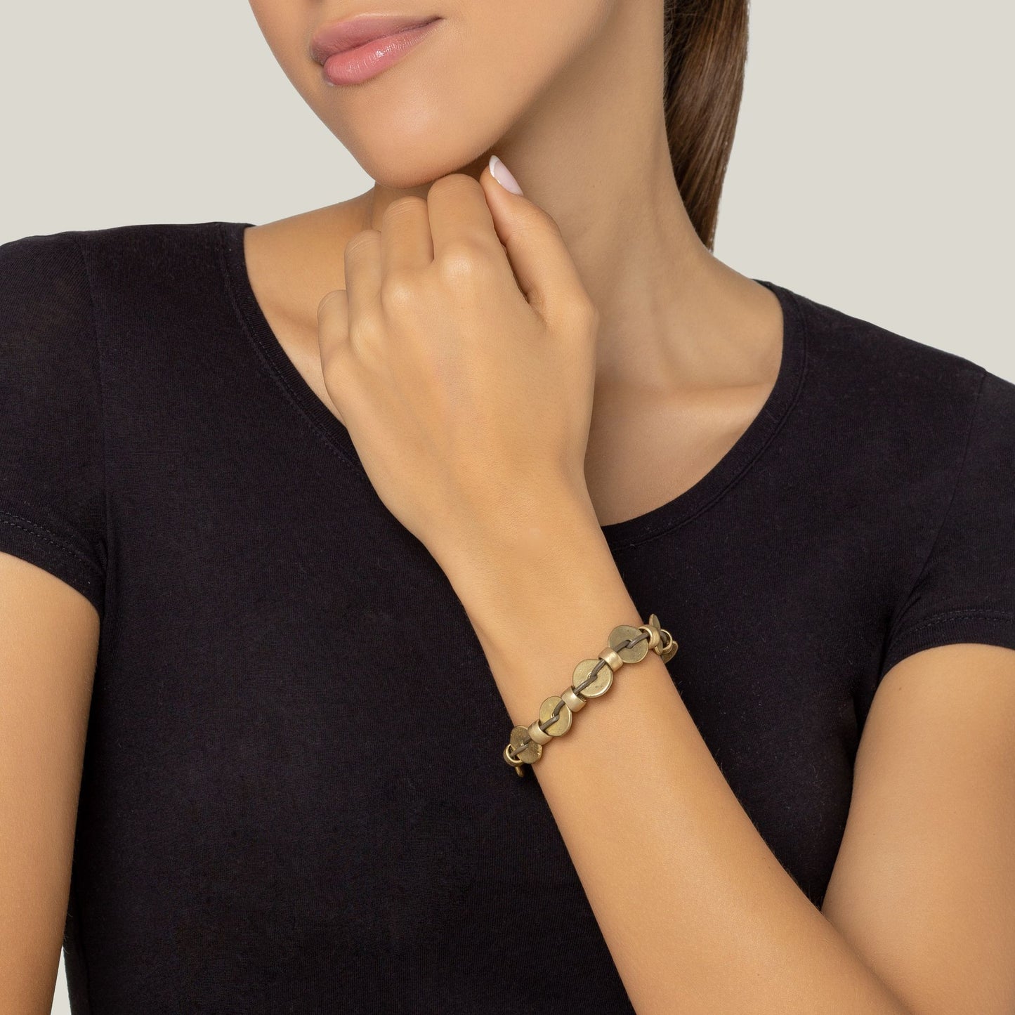 Pulseira de couro "Linked" dourada e marrom