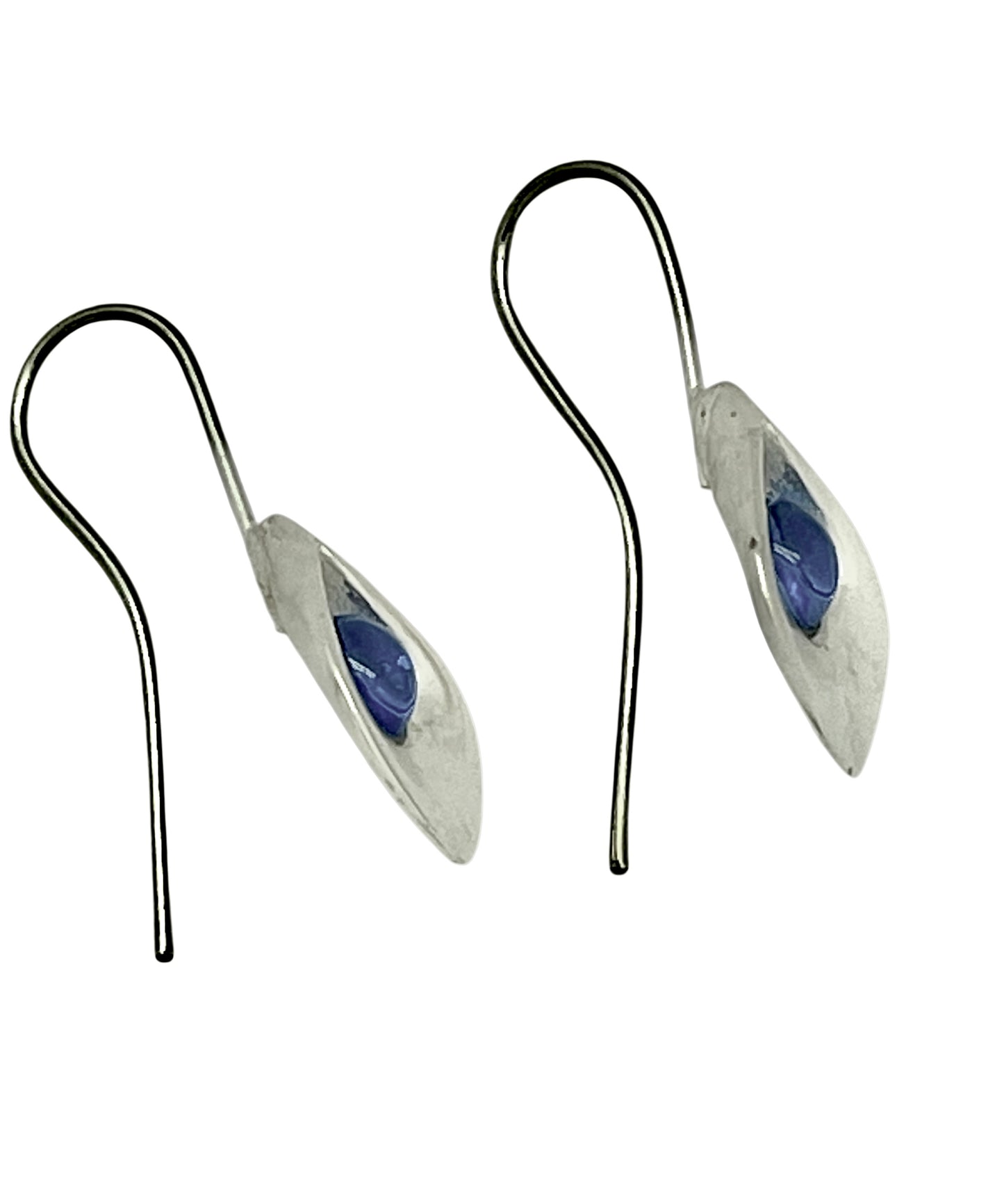 Pendiente largo de flor tipo cala y cristal azul plata 10µ