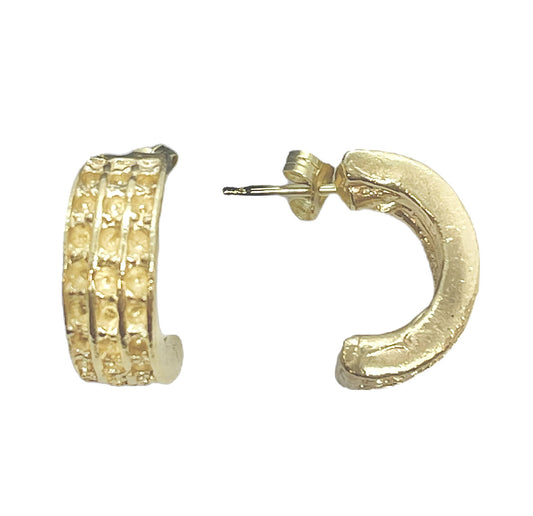 Pendiente Dots medio aro en dorado