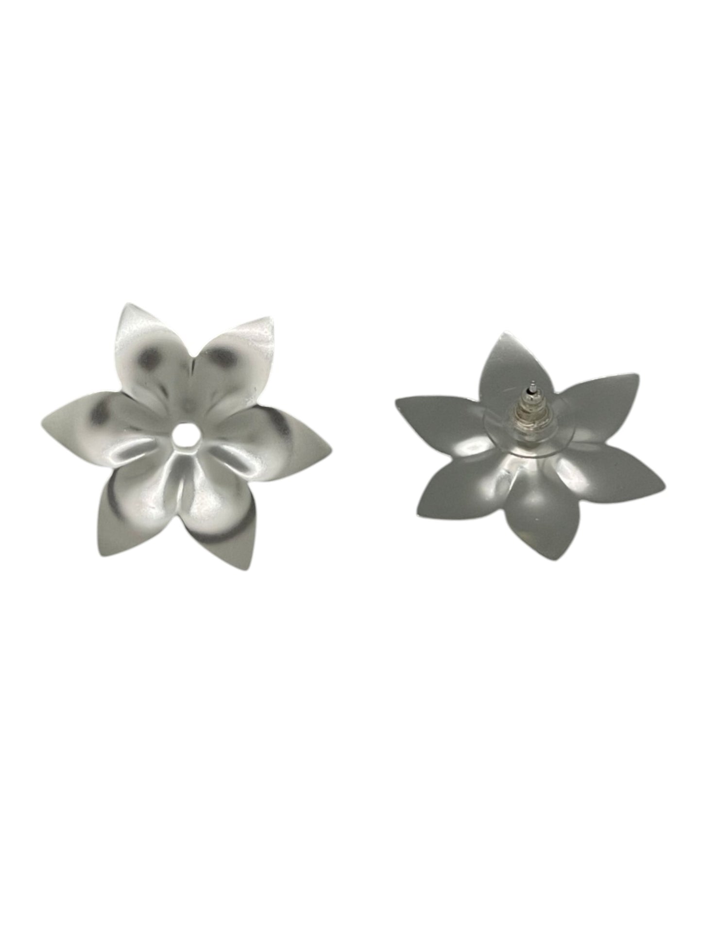 Pendiente flor 3D margarita laton plata10µ o dorado
