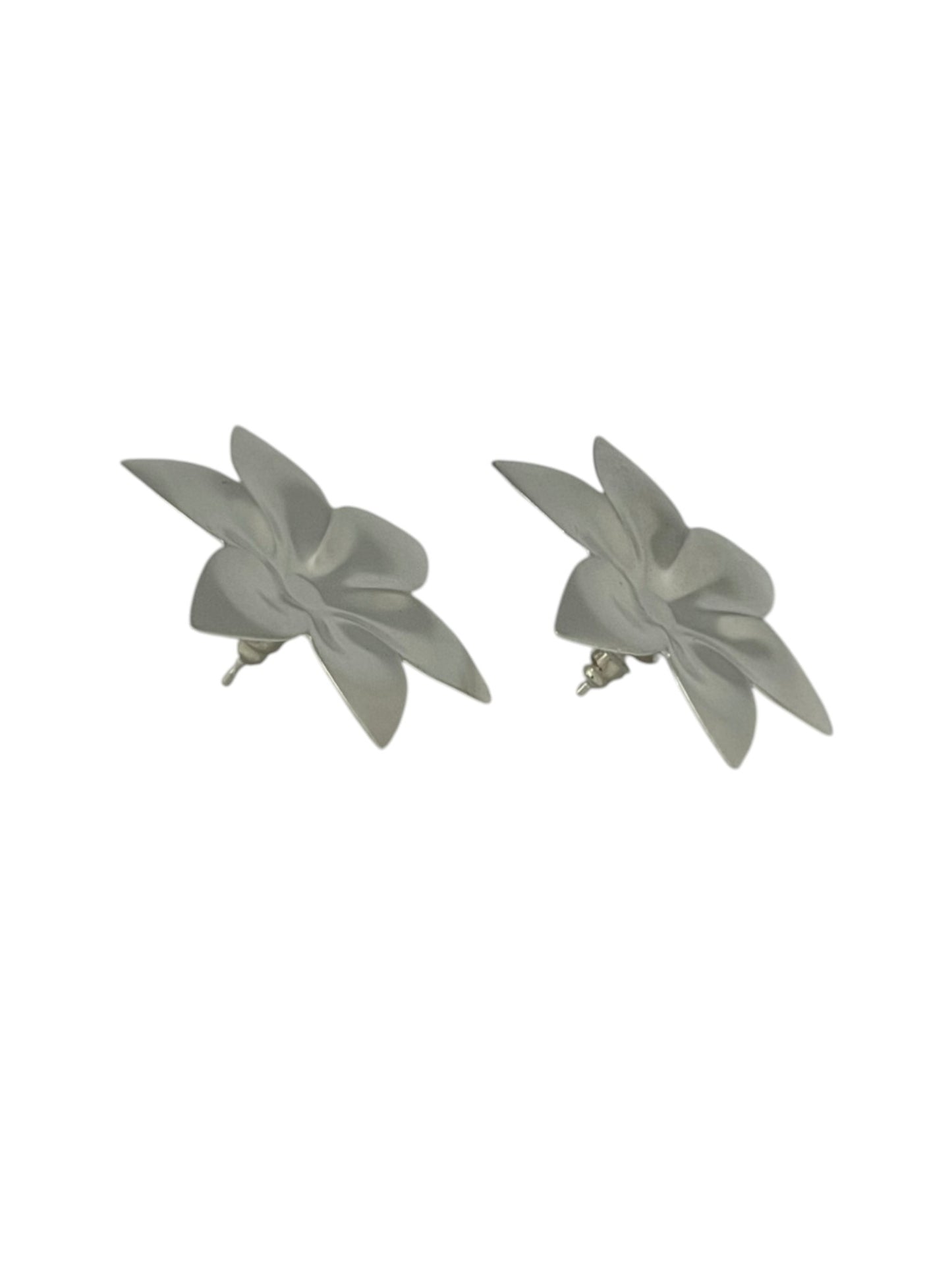 Pendiente flor 3D margarita laton plata10µ o dorado