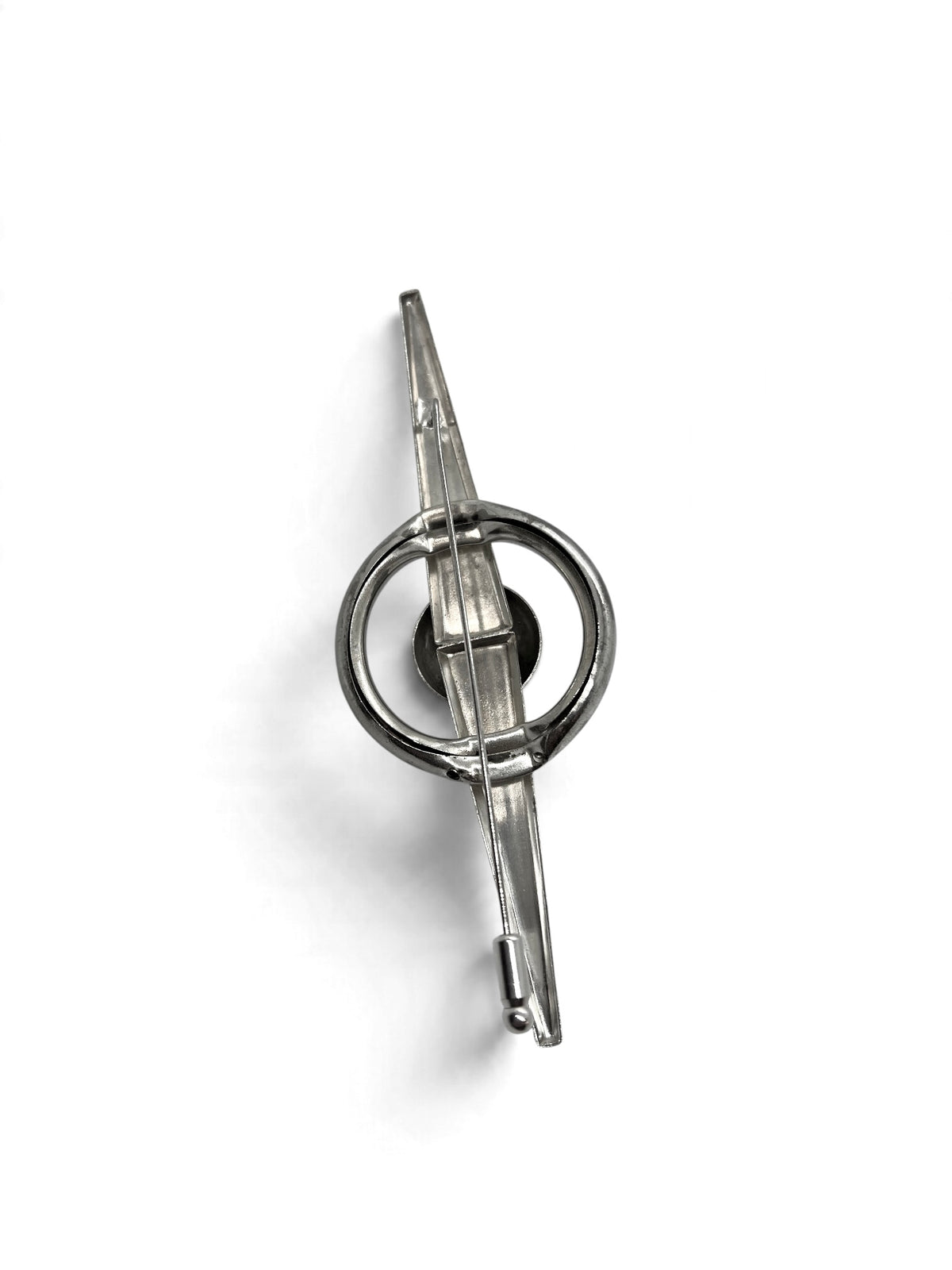 Broche alfier latón tipo aguja chapado plata de ley. Largo