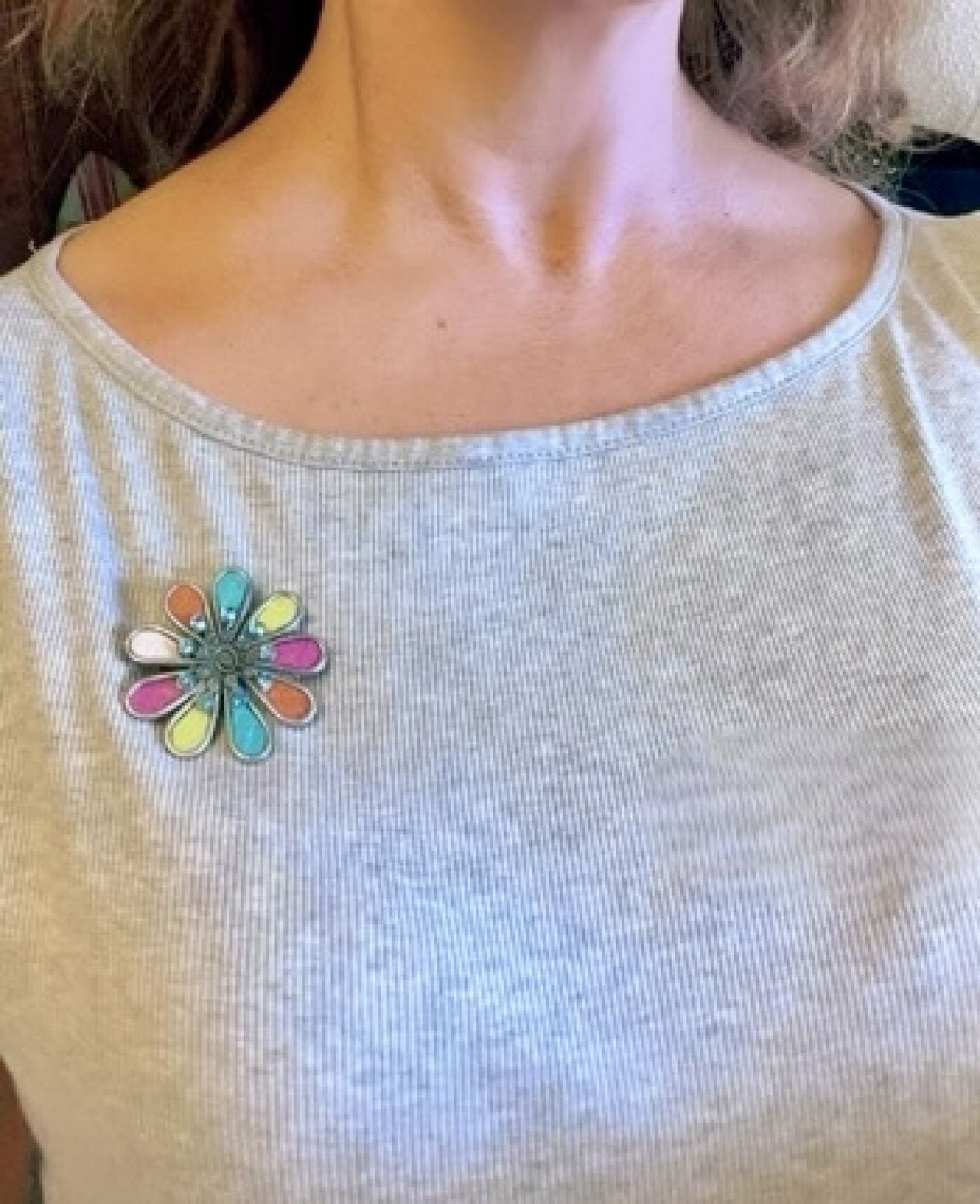 Broche Multicolor margarita cristal Sw y plata 10µ