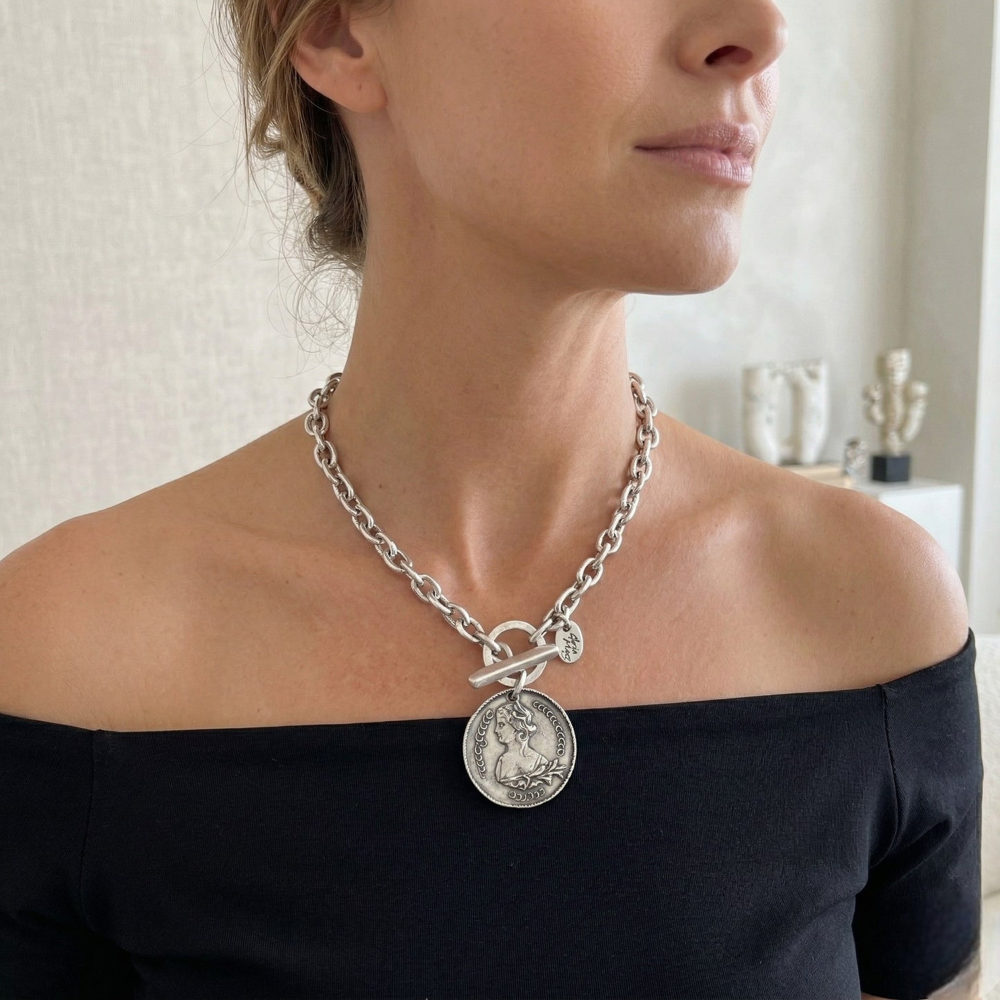 Collar cadena plata charm Gran moneda plata chapado