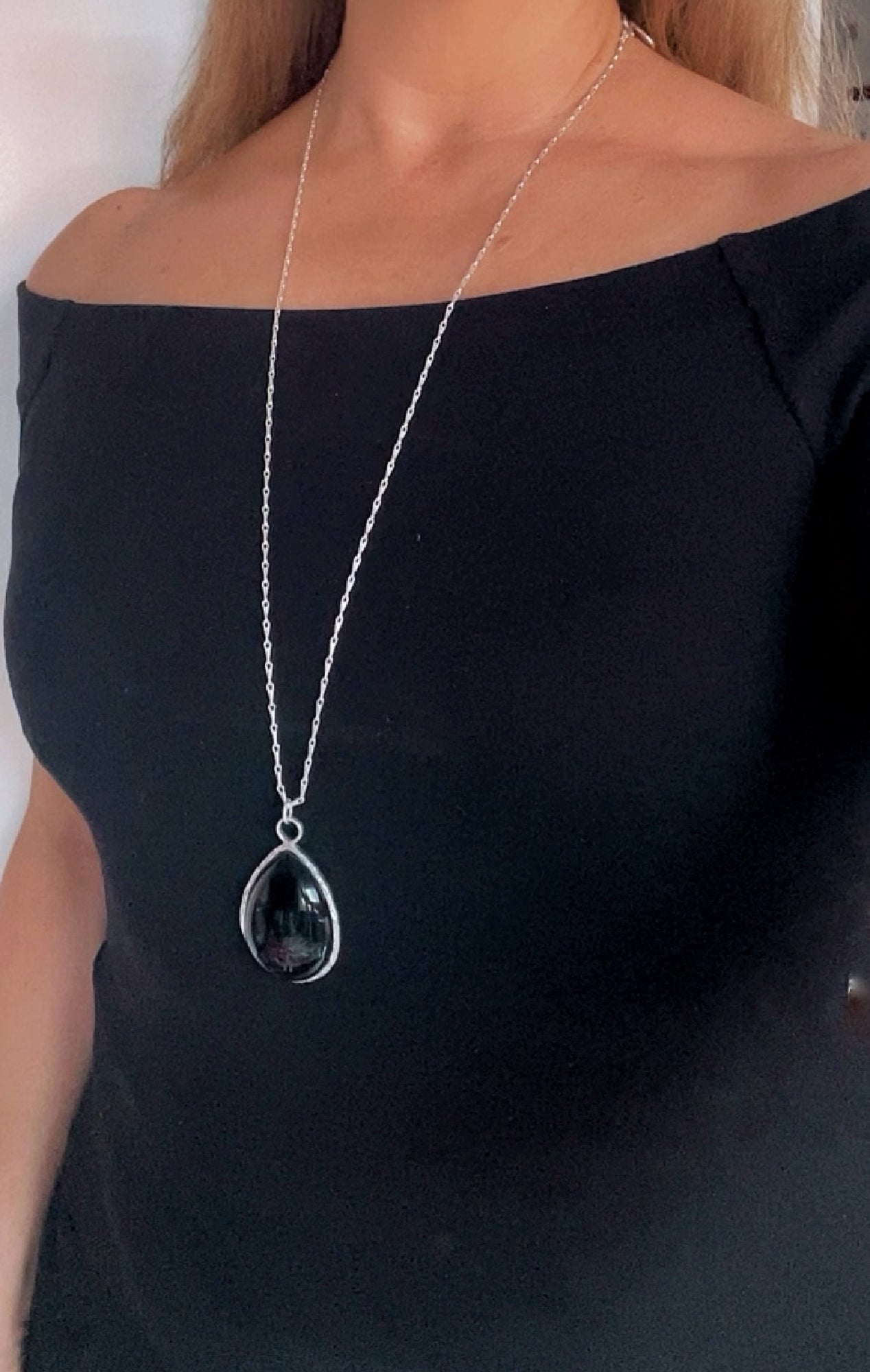Collar largo Tears for Me en plata 10µ y cristal negro