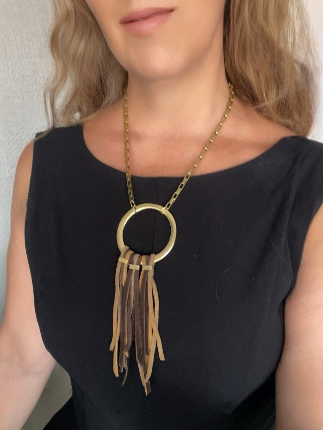 Collar Flecos largos piel en marrones dorado latón