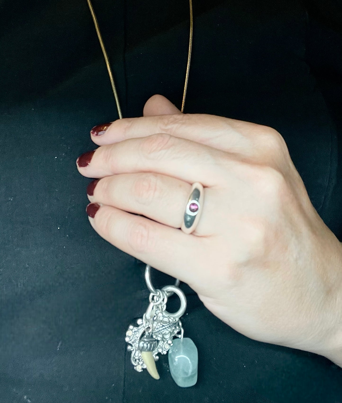 Collar largo Drift plata 10µ con anillo y otros charms