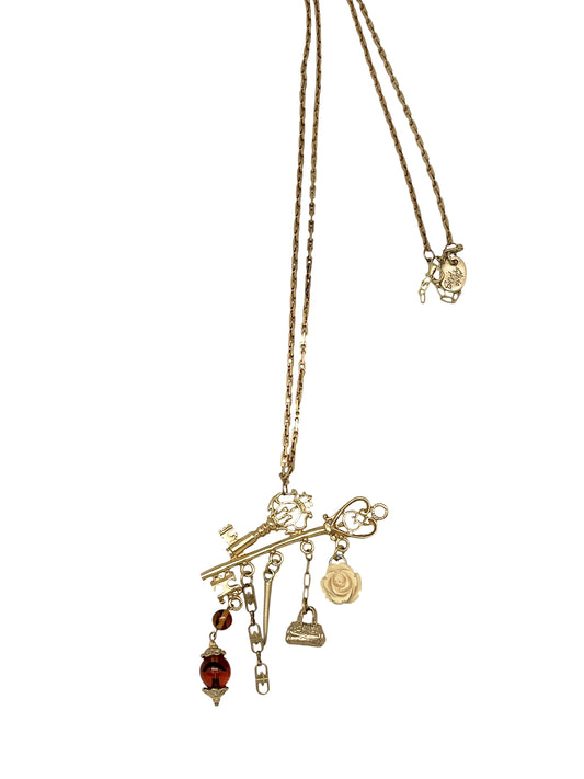 Collar largo Key Club charms pendant en dorado chapado latón