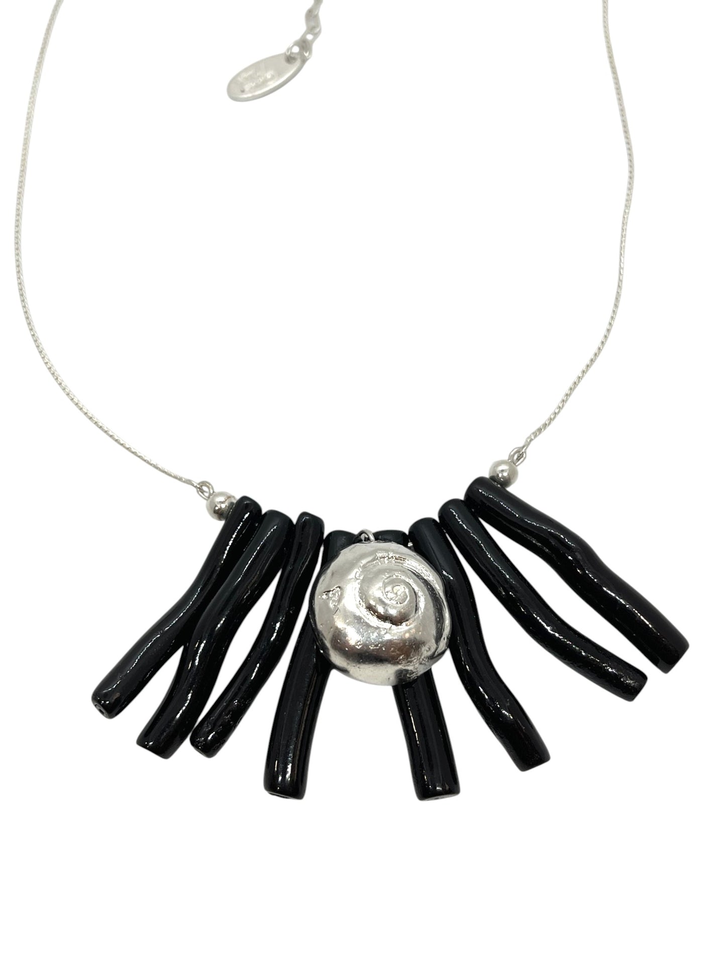 Gargantilla coral negro y caracola plata 10µ o dorado