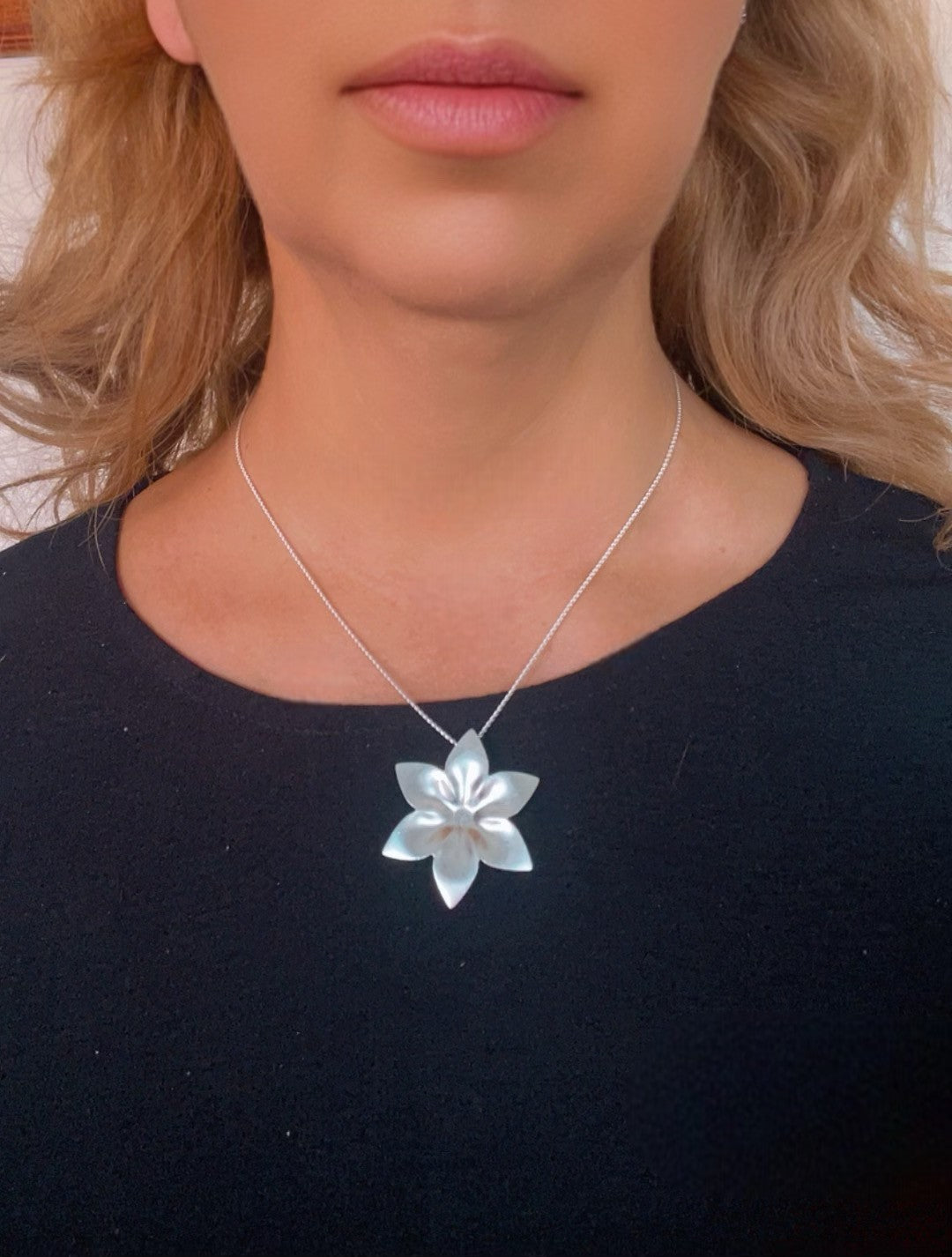 Gargantilla latón flor margarita colgante cadena plata 10µ o dorado