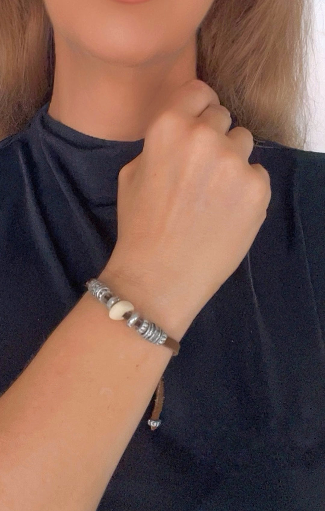 Pulsera en serraje marrón y plata 10µ ajustable