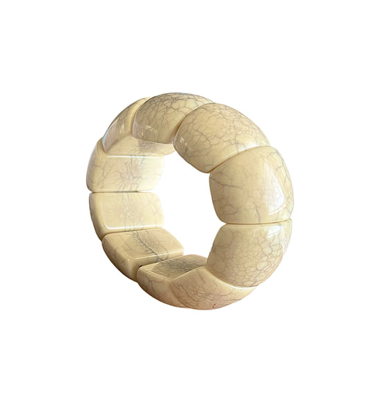 Brazalete resina diseño exclusivo imitación piedra.Elástico. Gloria Mago design