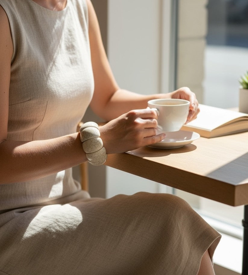 Brazalete resina diseño exclusivo imitación piedra.Elástico. Gloria Mago design