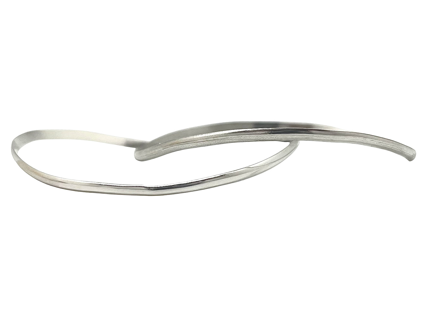 Pack de 2 Pulseras tipo Aro irregulares forma realizada a mano haciendo ondas. Plata de ley 10µ